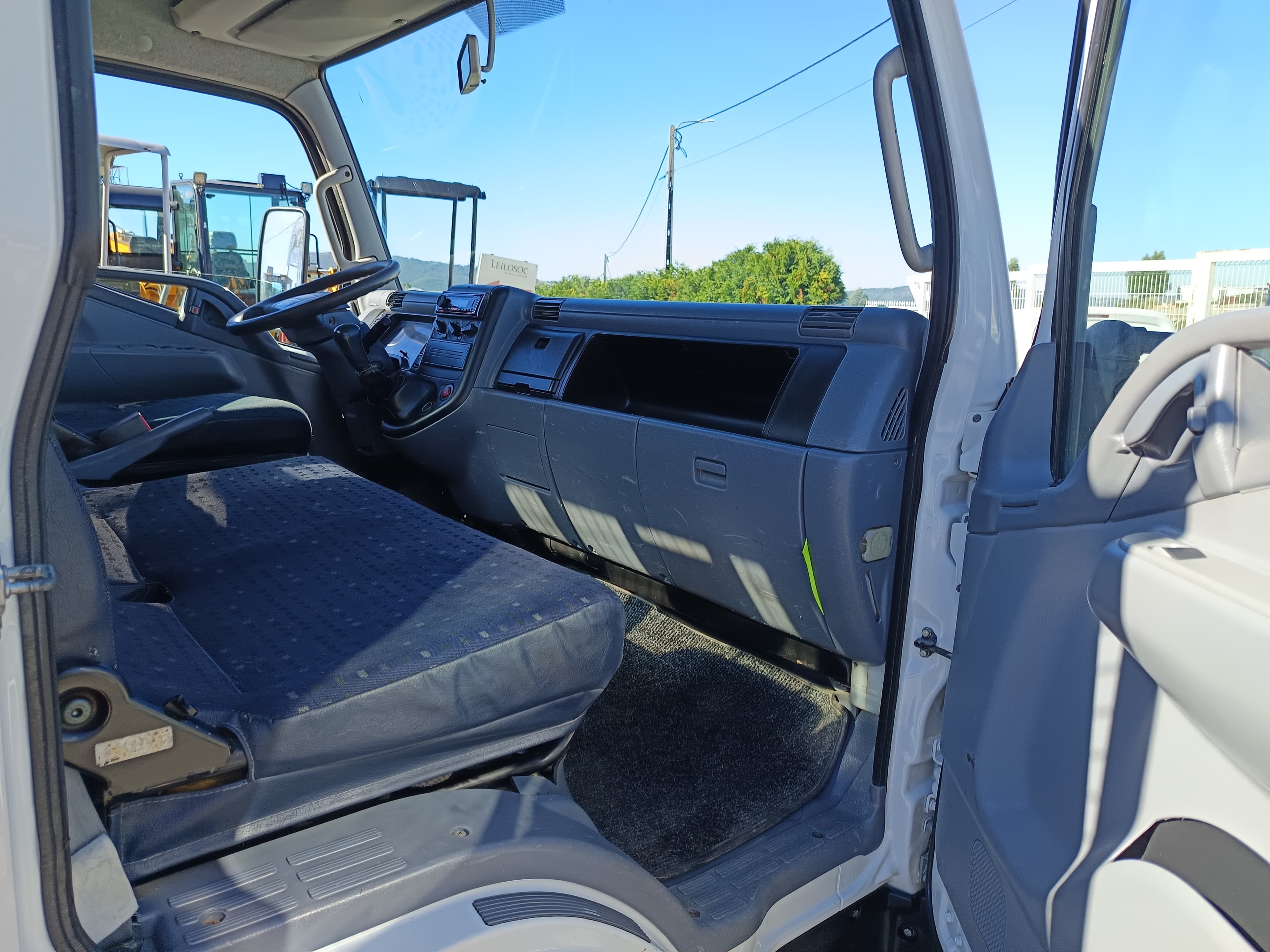 Mitsubishi Canter · Ano 2008 — imagem 25