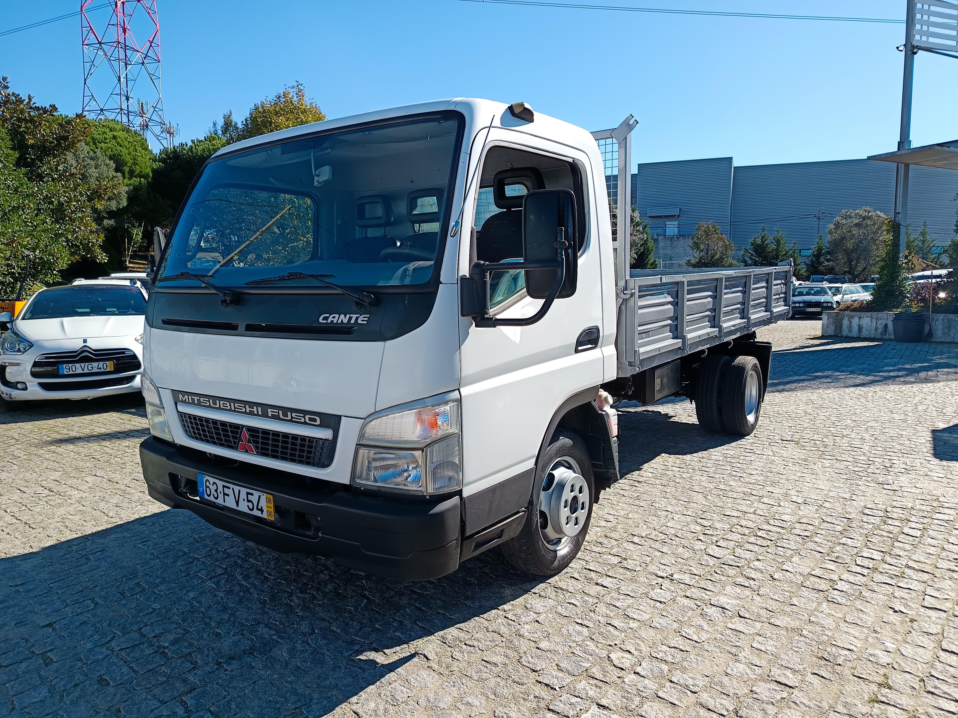 Mitsubishi Canter · Ano 2008 — imagem 1