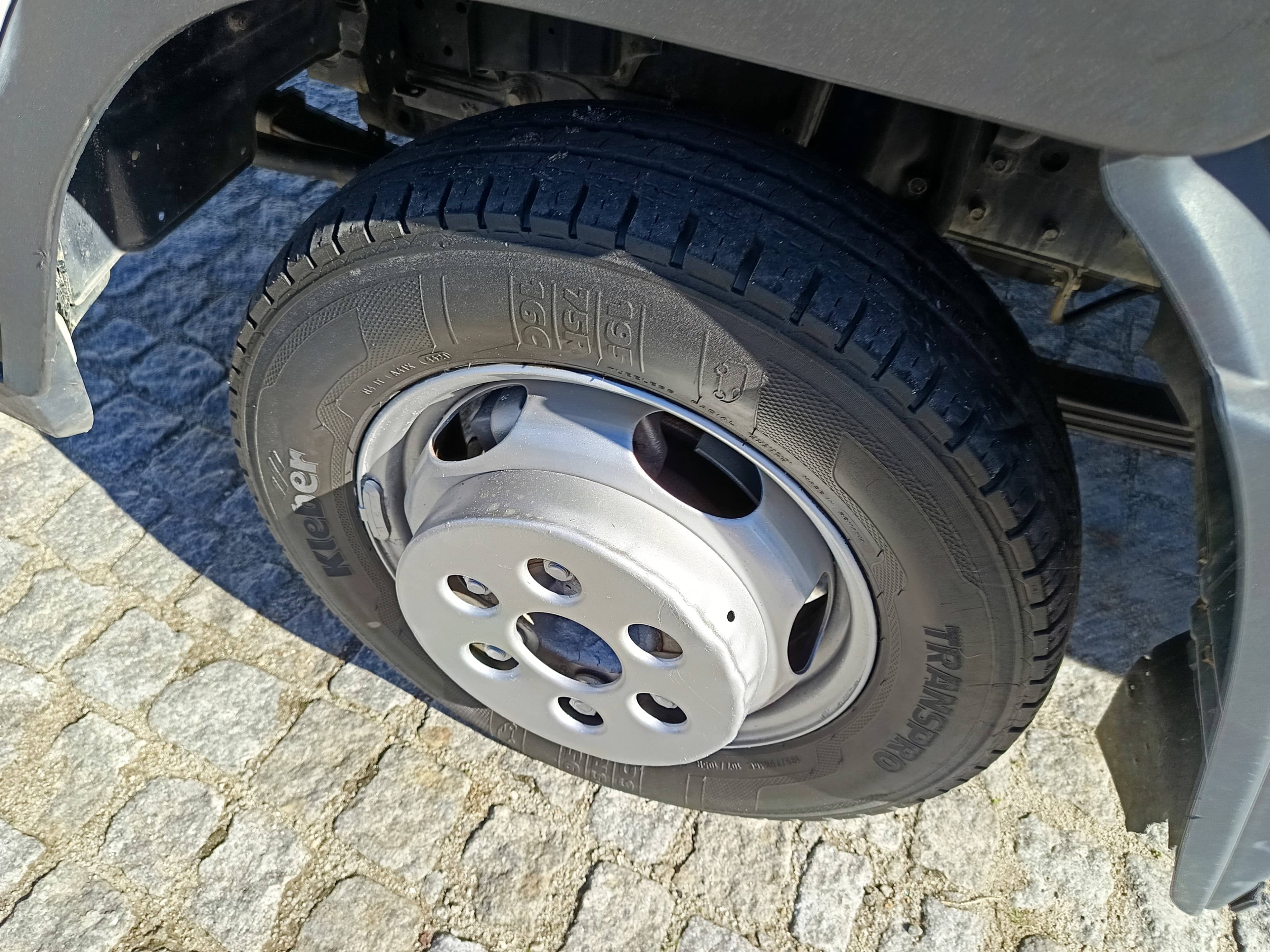 Mitsubishi Canter · Ano 2008 — imagem 11