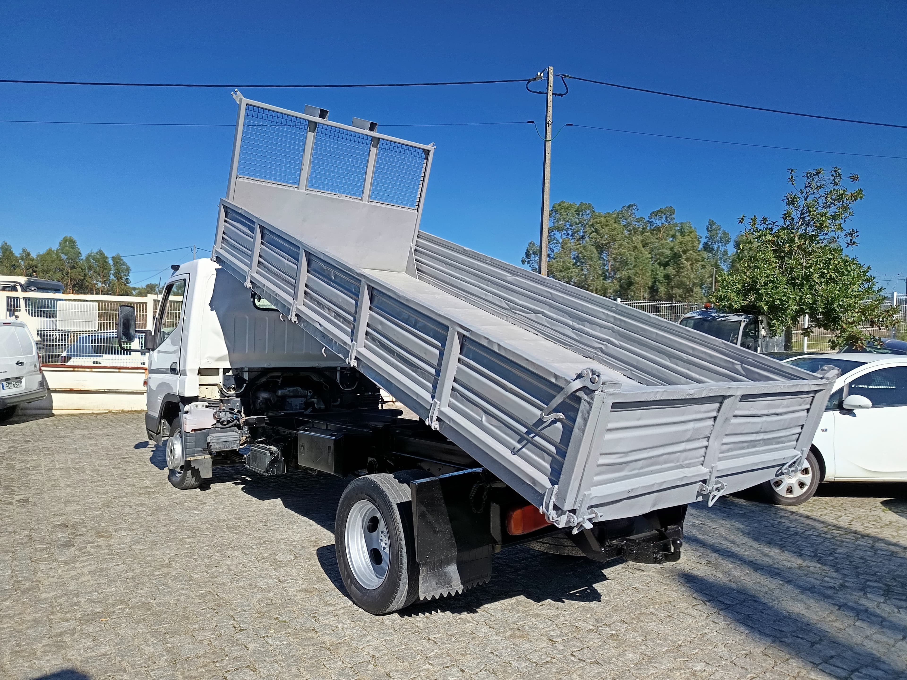 Mitsubishi Canter · Ano 2008 — imagem 30