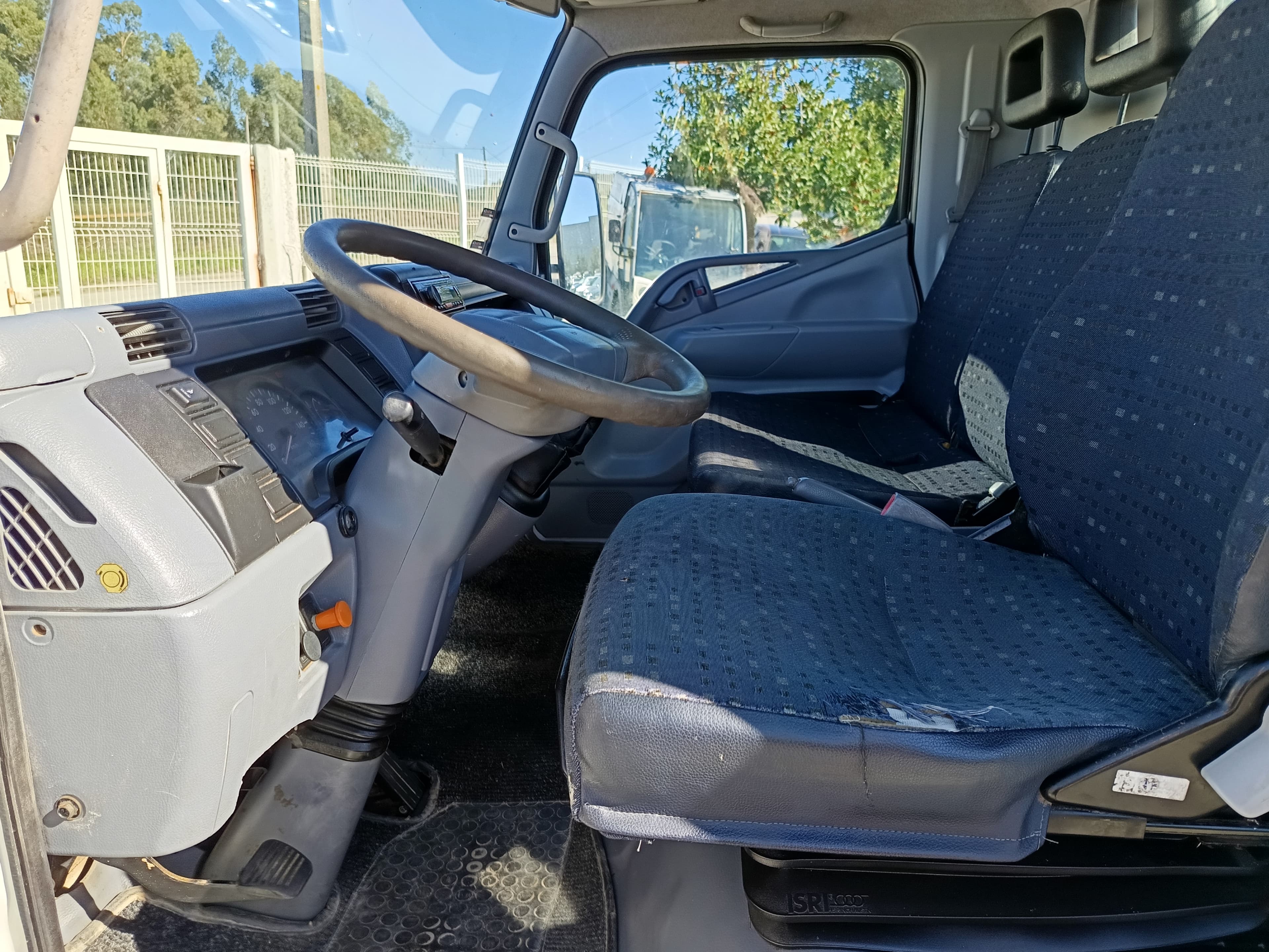 Mitsubishi Canter · Ano 2008 — imagem 16