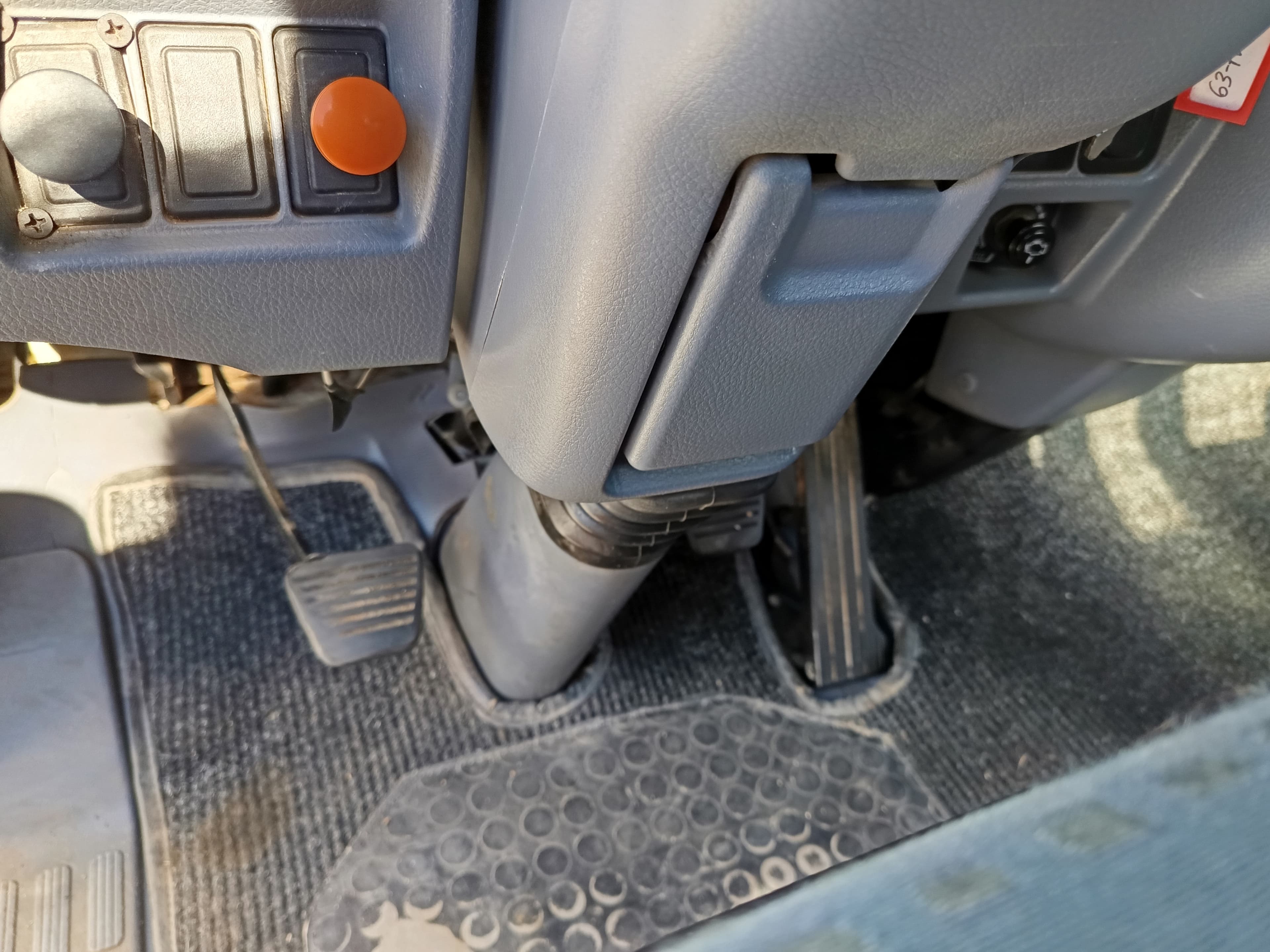 Mitsubishi Canter · Ano 2008 — imagem 17