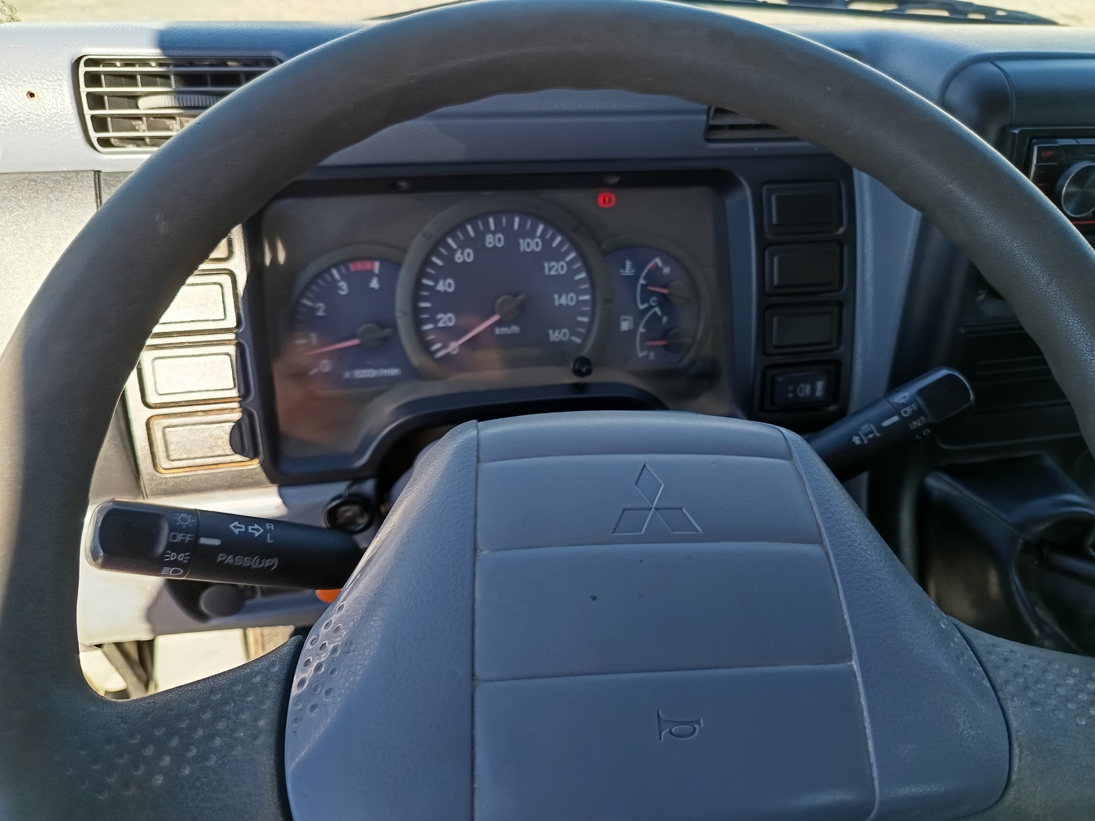 Mitsubishi Canter · Ano 2008 — imagem 22