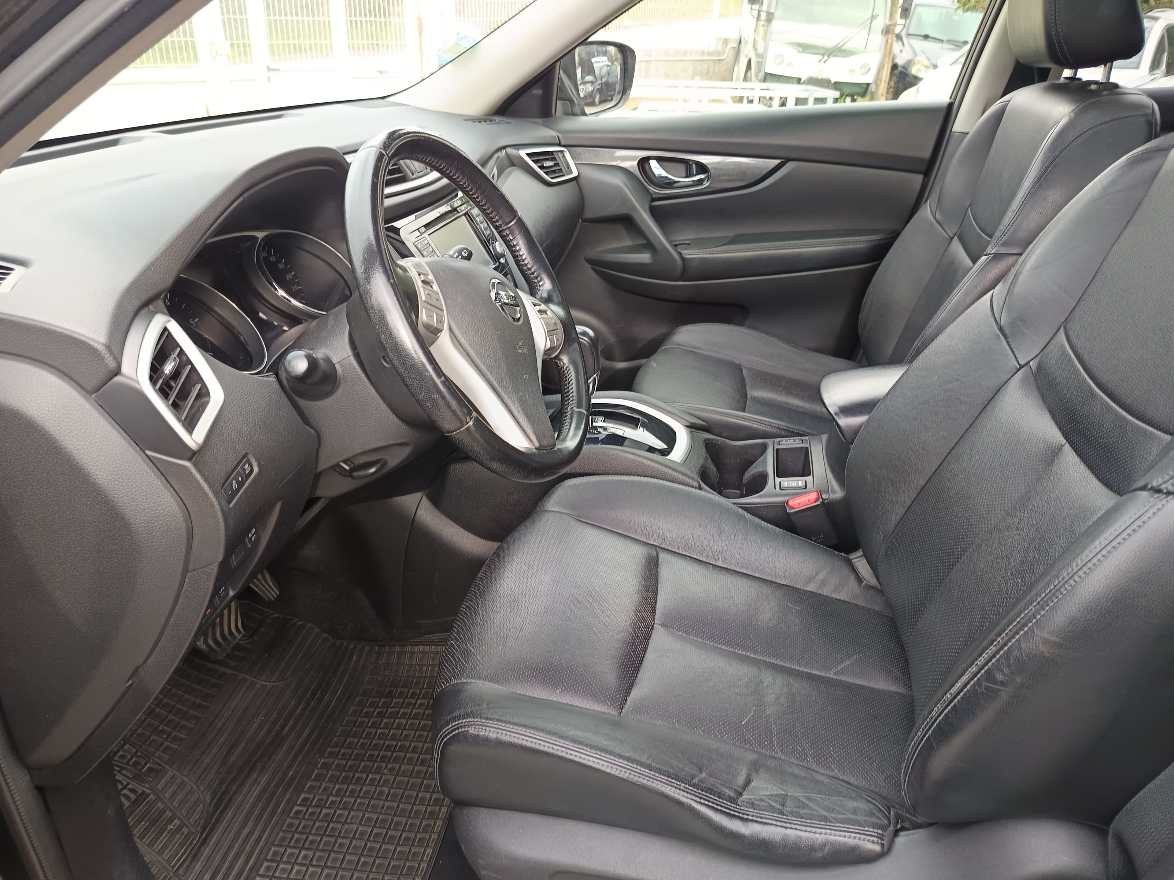 Nissan X-Trail · Ano 2014 — image 38