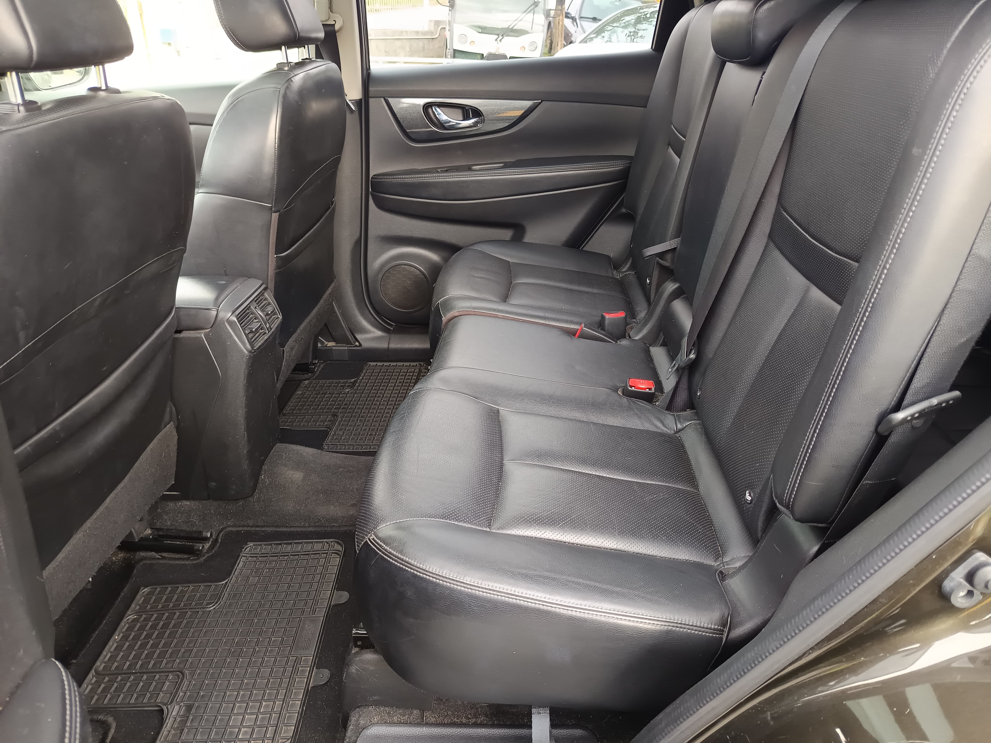 Nissan X-Trail · Ano 2014 — image 35