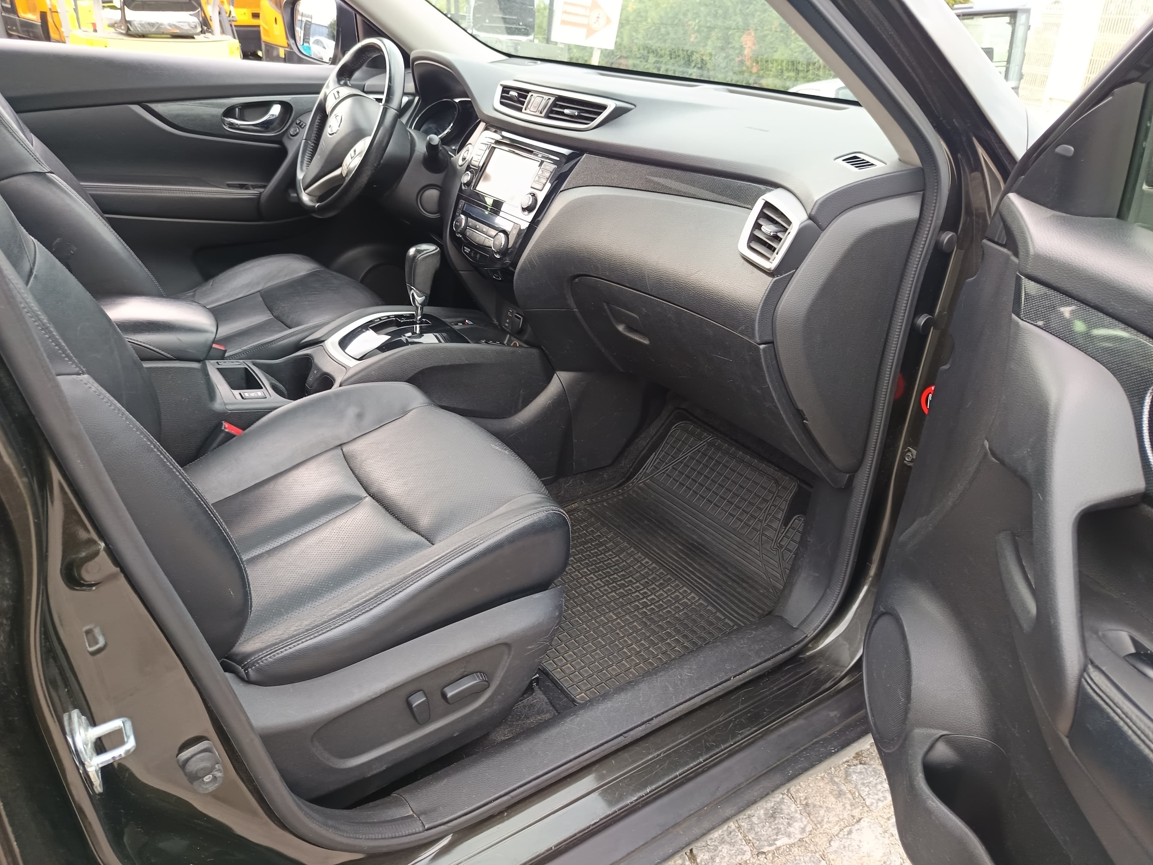 Nissan X-Trail · Ano 2014 — image 34