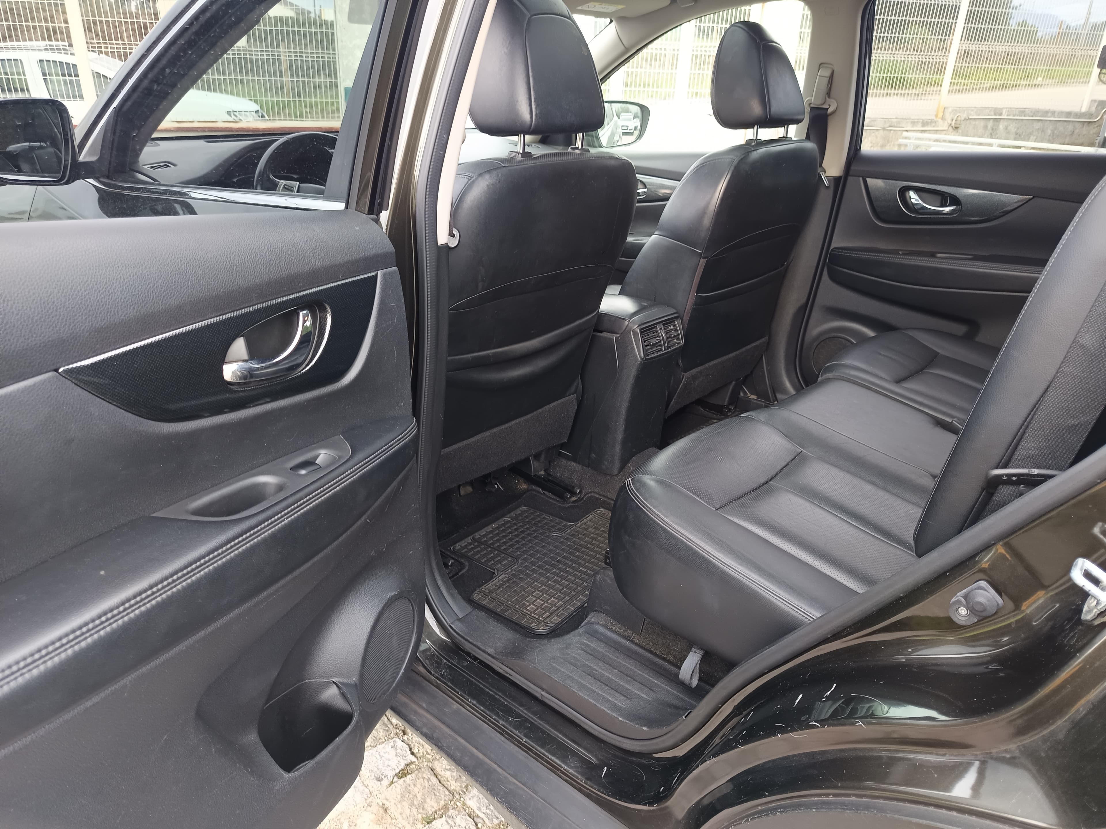 Nissan X-Trail · Ano 2014 — image 32