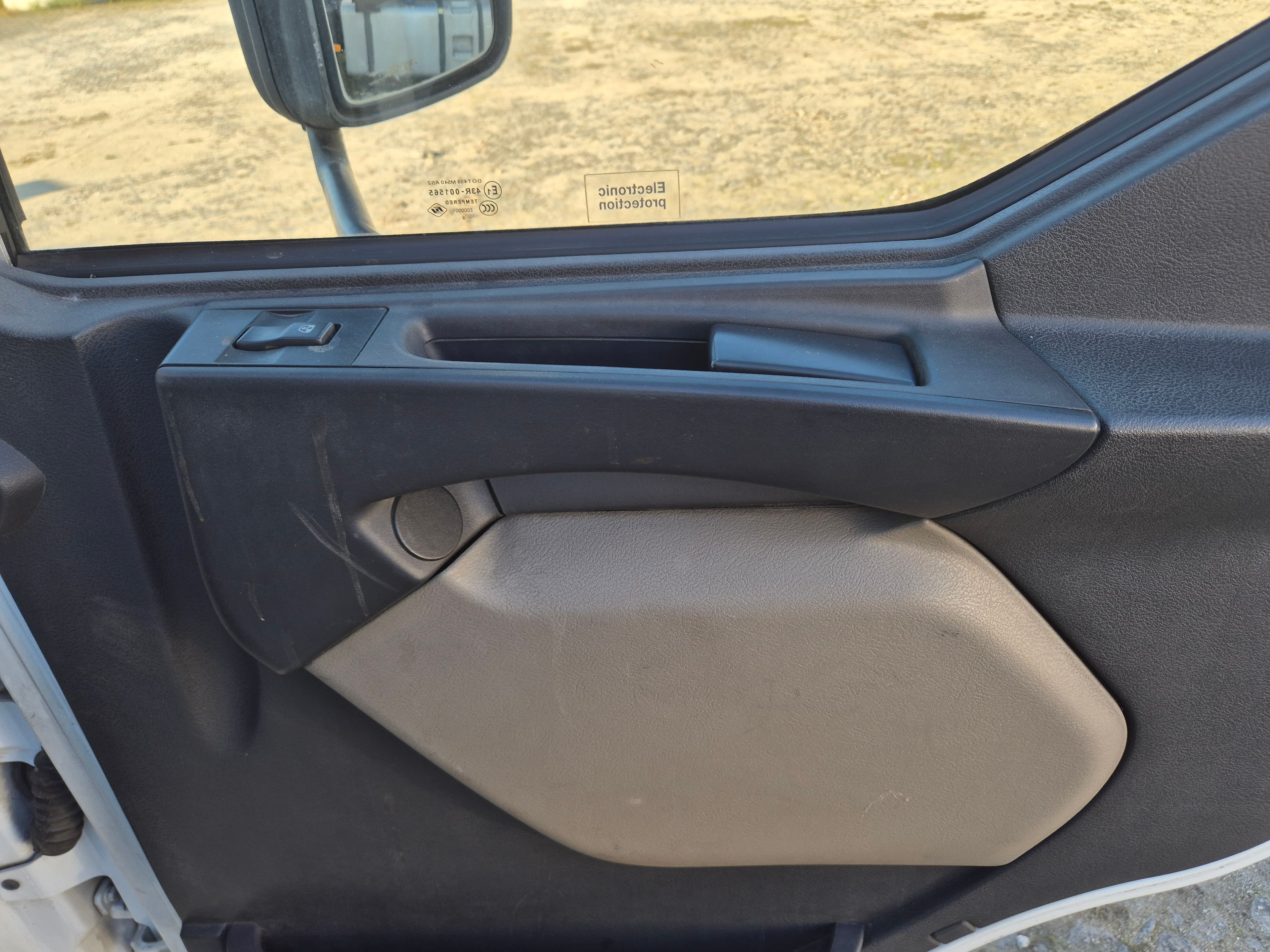 Renault Midlum · Ano 2009 — image 28