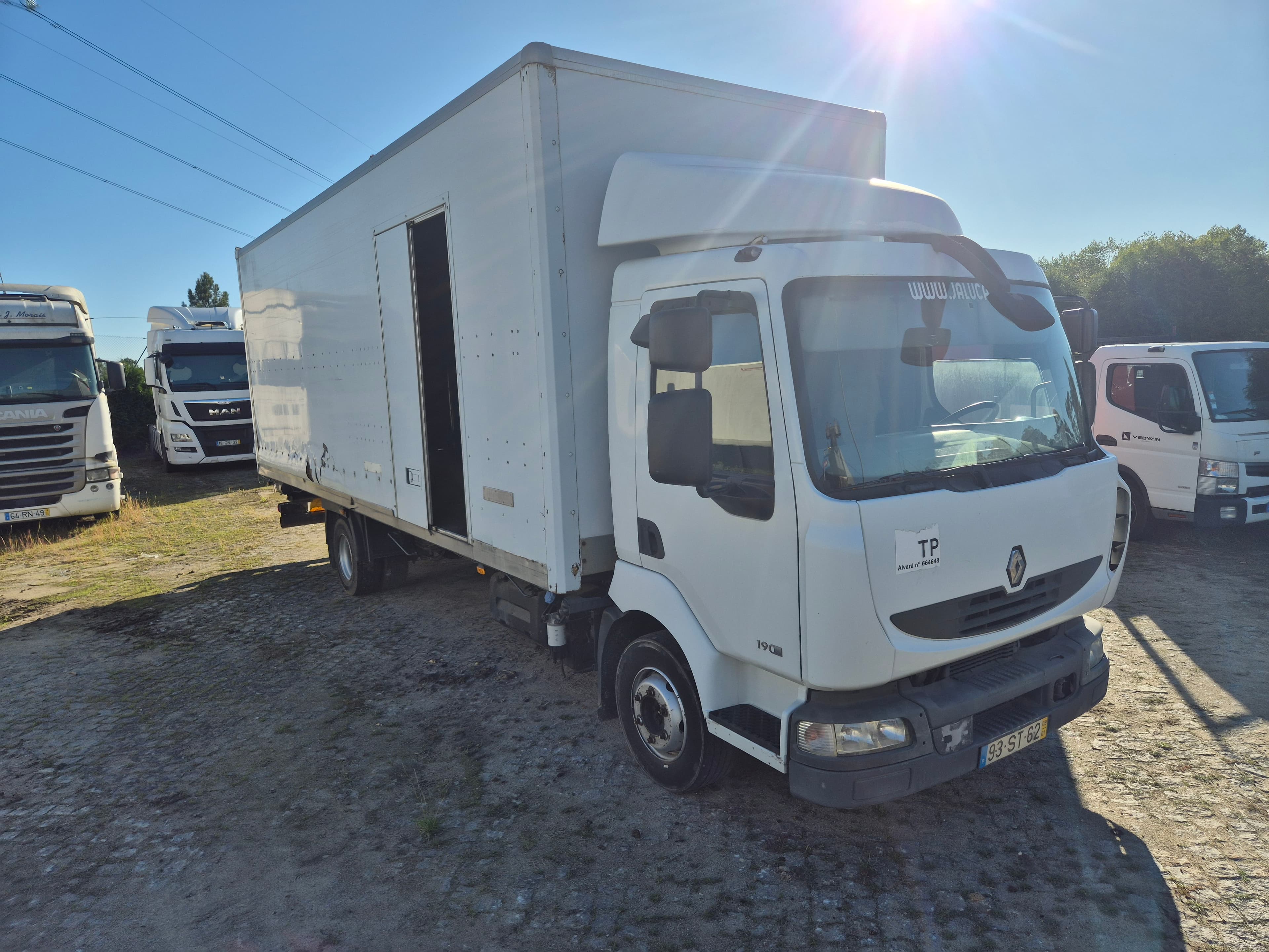 Renault Midlum · Ano 2009 — image 1