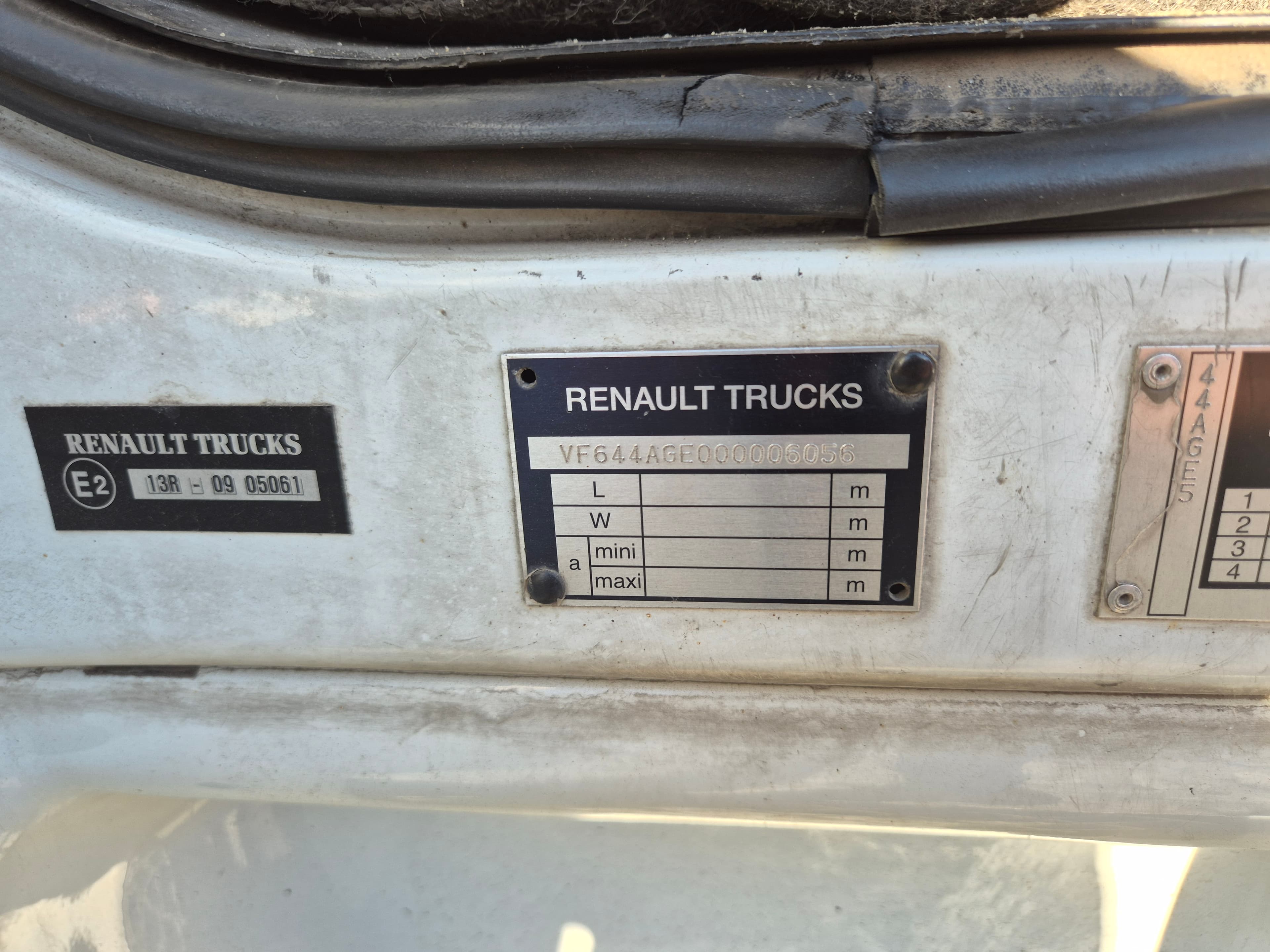 Renault Midlum · Ano 2009 — image 54