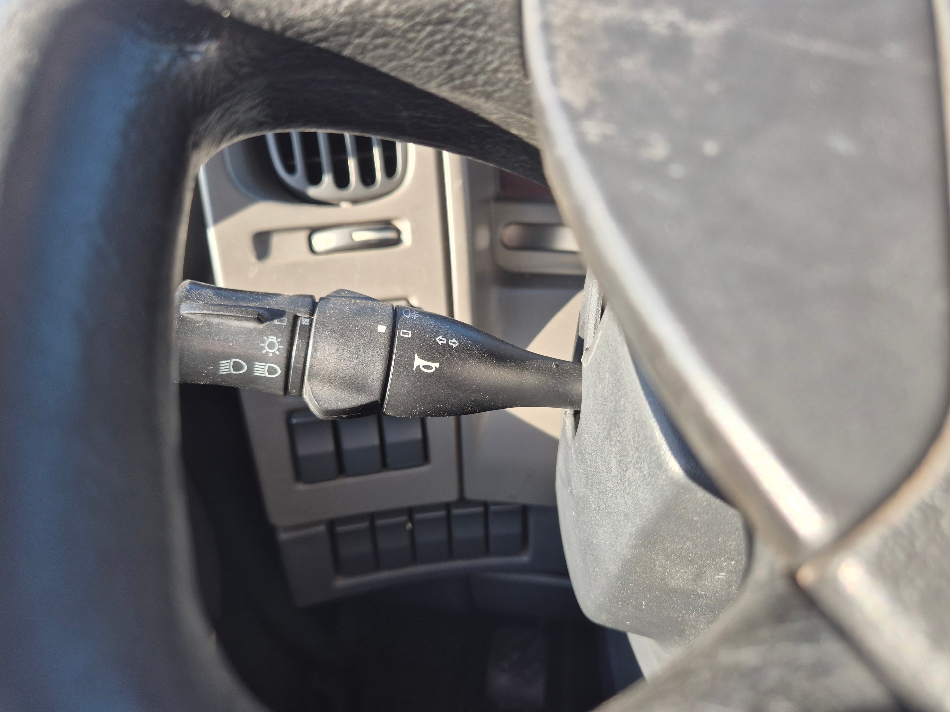 Renault Midlum · Ano 2009 — image 36