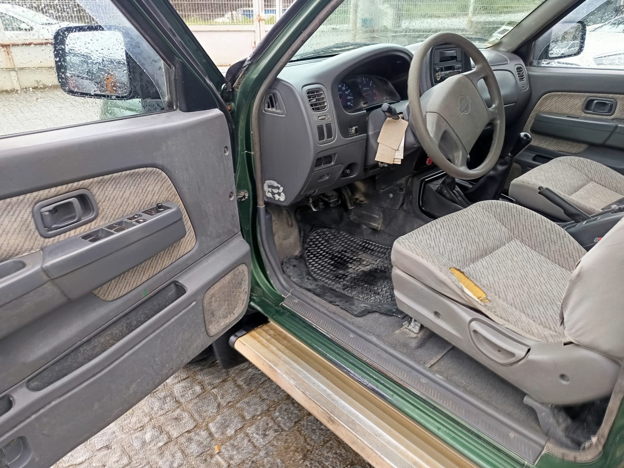 Nissan Pick UP 2.5 TD 4WD · Ano 2000 — imagem 32