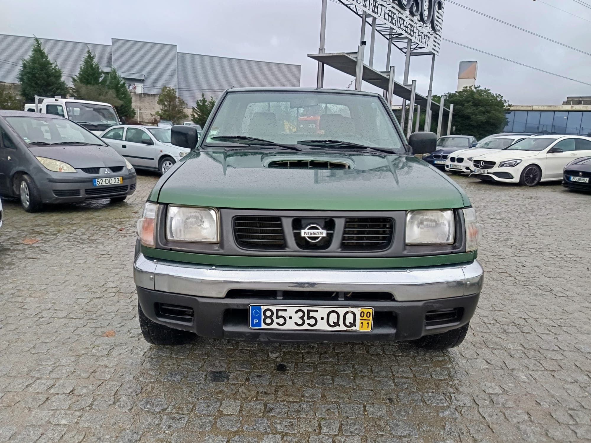 Nissan Pick UP 2.5 TD 4WD · Ano 2000 — imagem 2