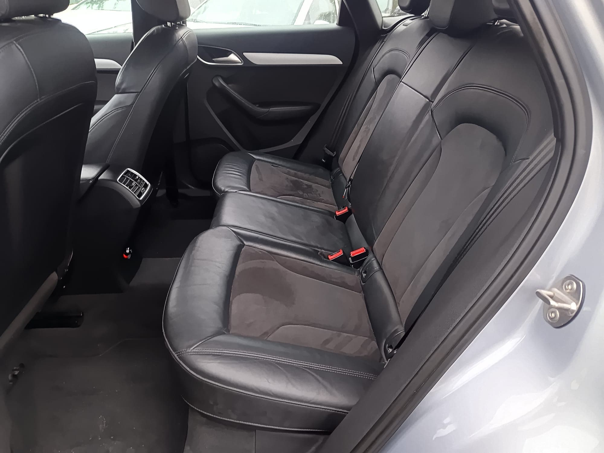Audi Q3 2.0 TDI Sport · Ano 2017 — imagem 29
