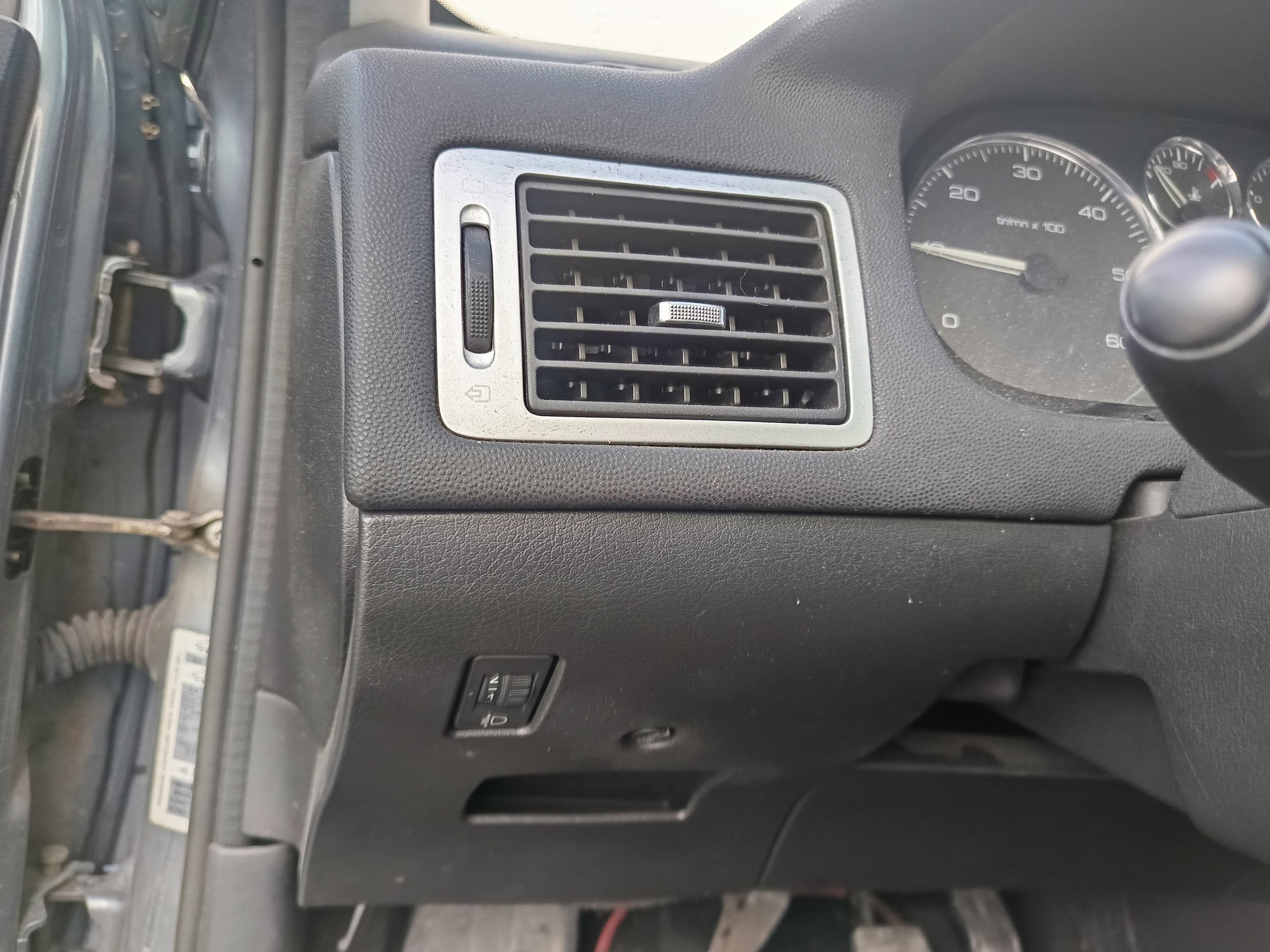Peugeot 307 · Ano 2006 — imagem 40