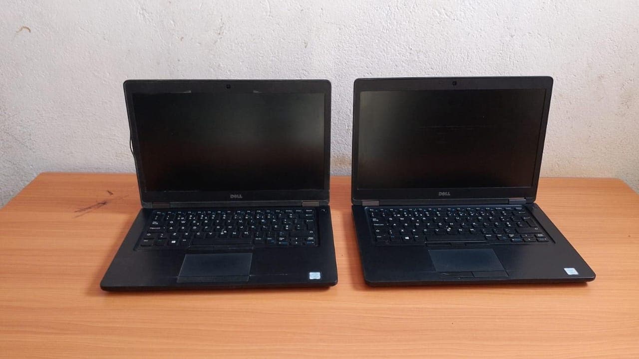 Dois portáteis