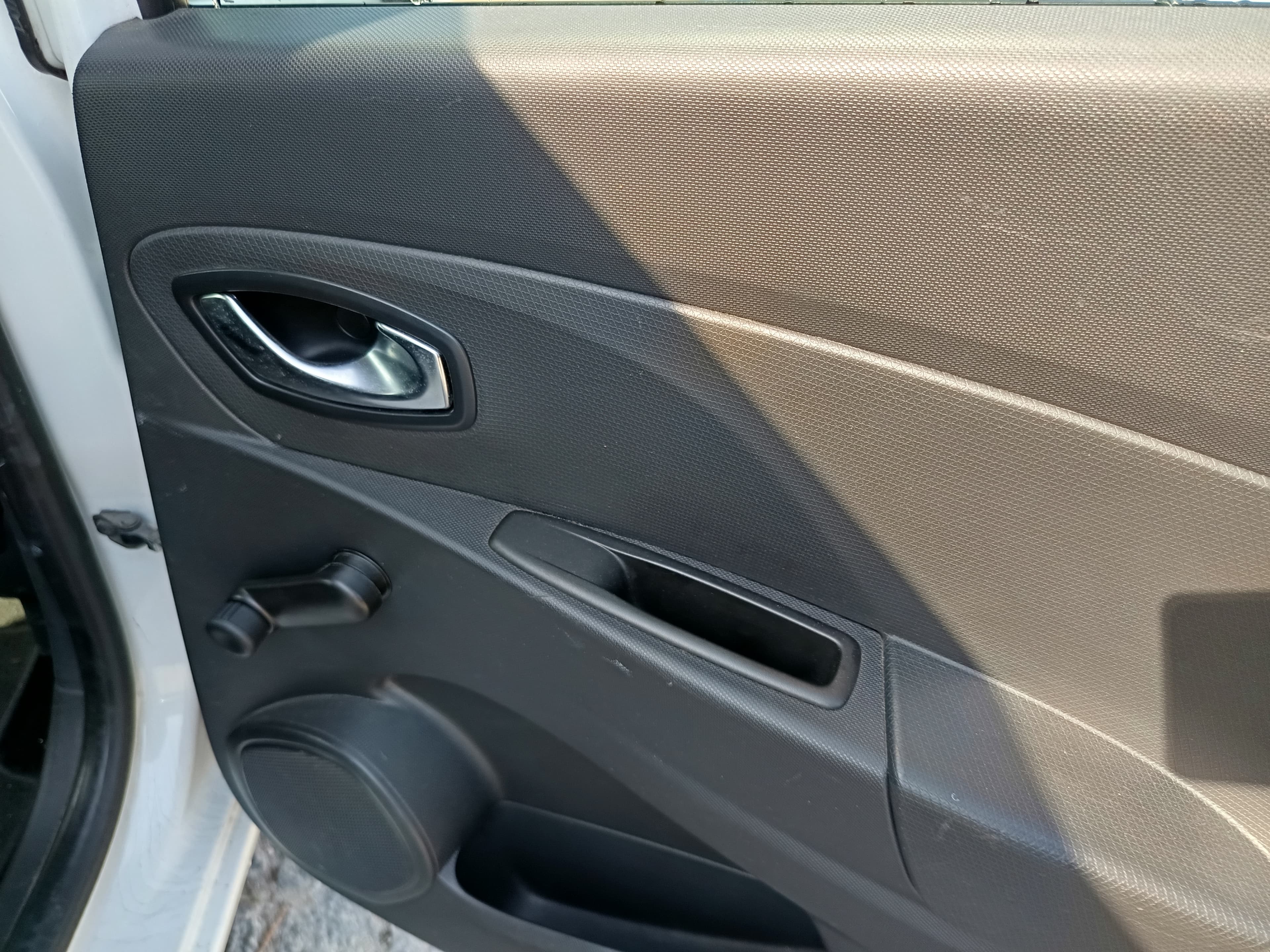 Renault Clio · Ano 2015 — imagem 21
