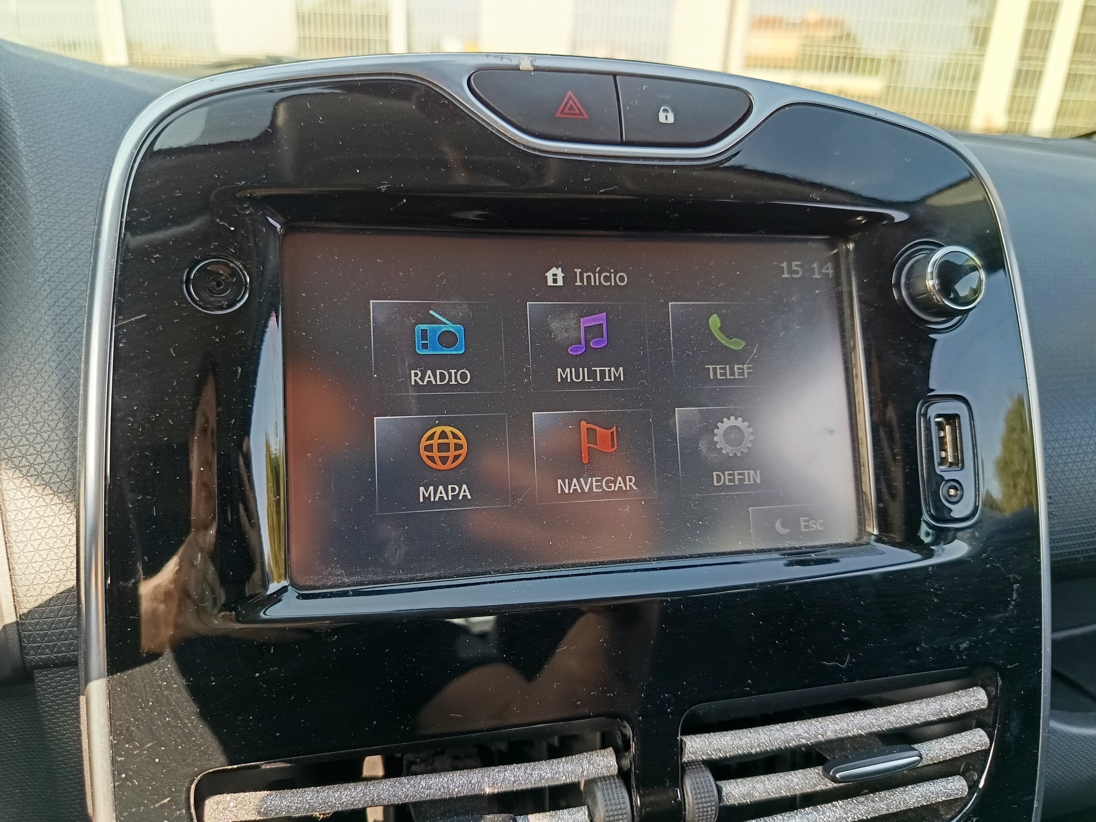 Renault Clio · Ano 2015 — imagem 37
