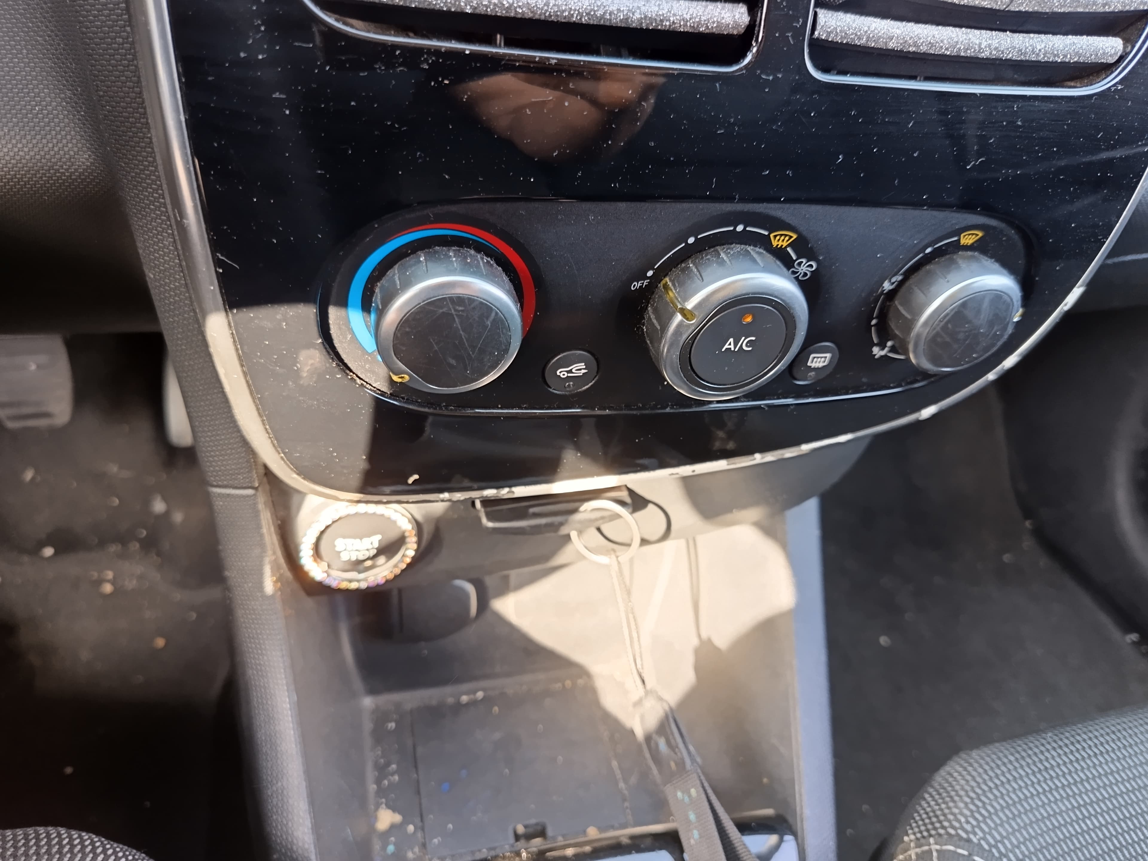Renault Clio · Ano 2015 — imagem 39