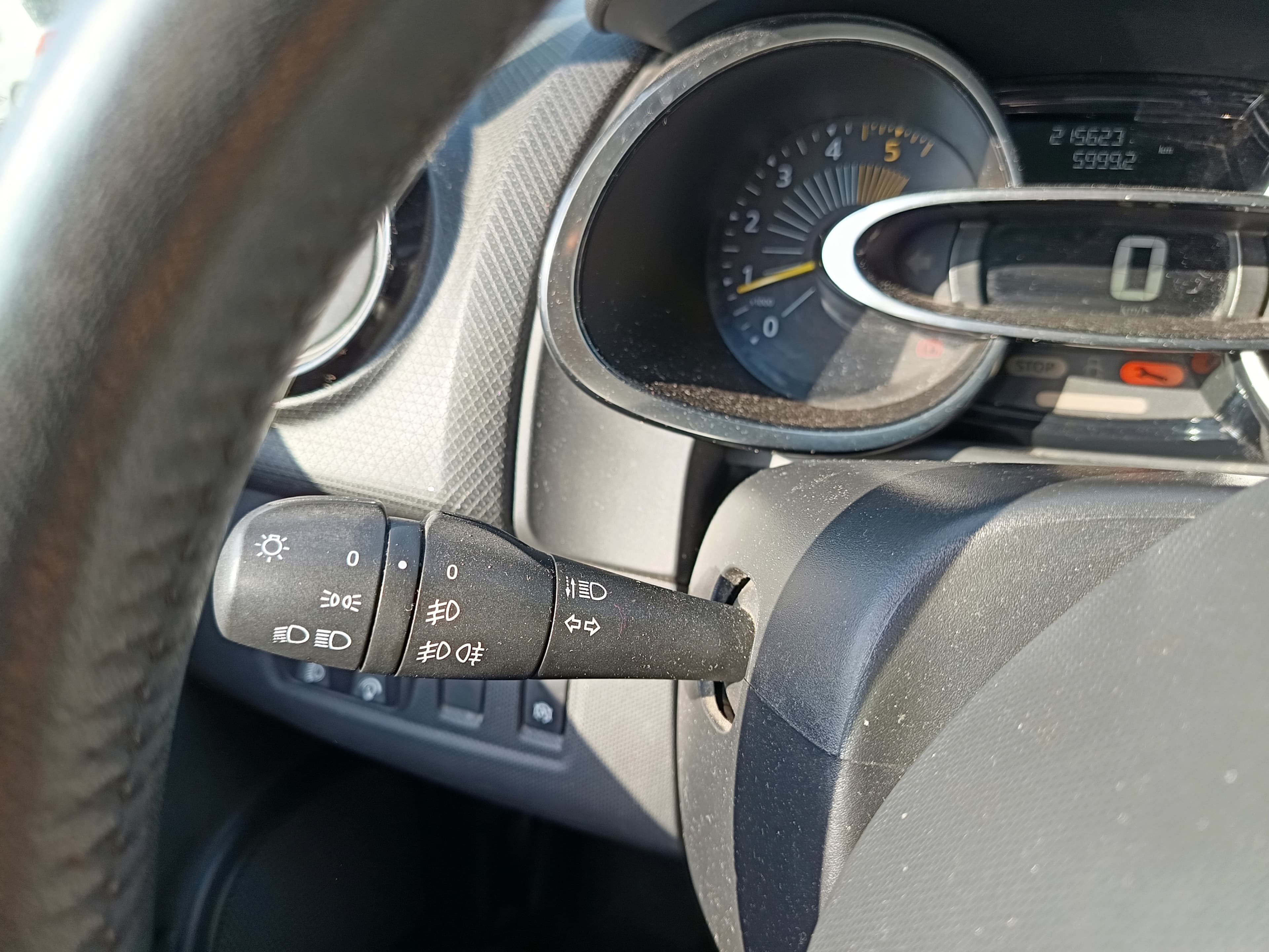 Renault Clio · Ano 2015 — imagem 44