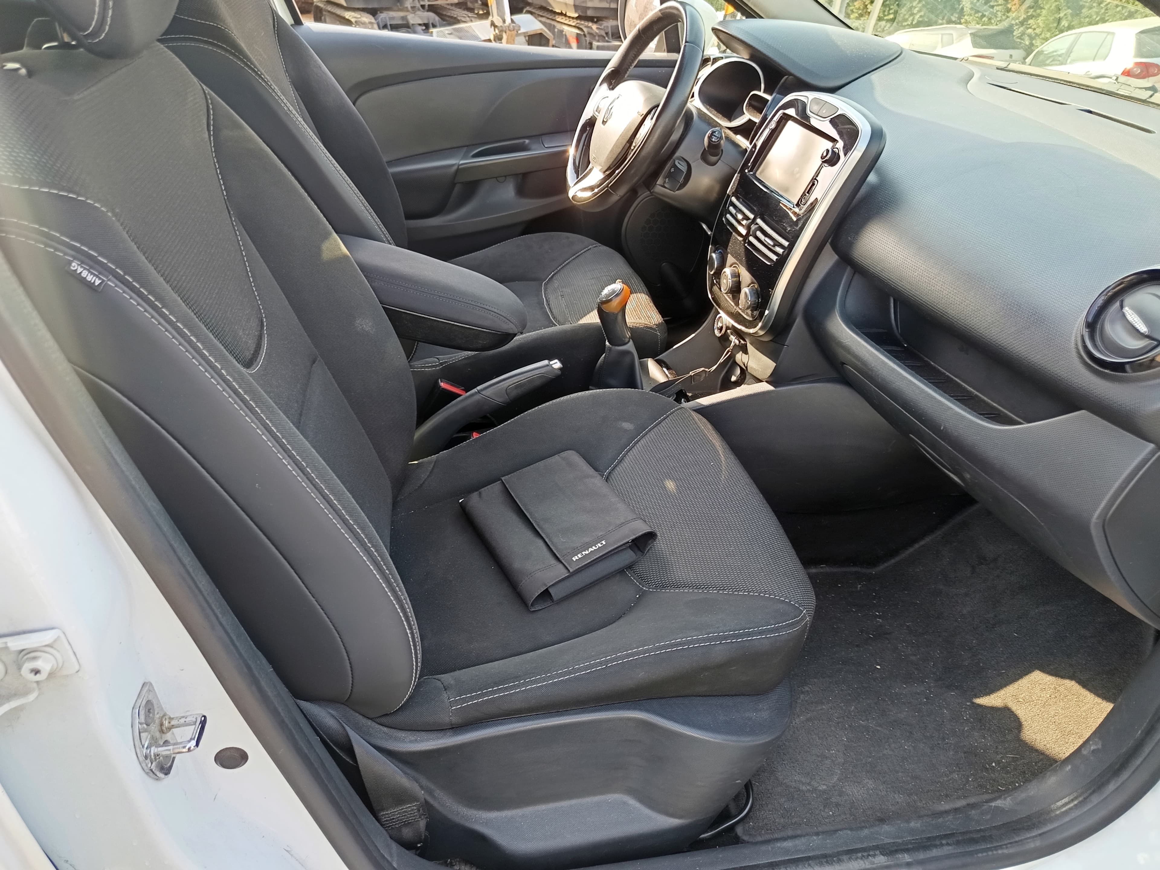 Renault Clio · Ano 2015 — imagem 26