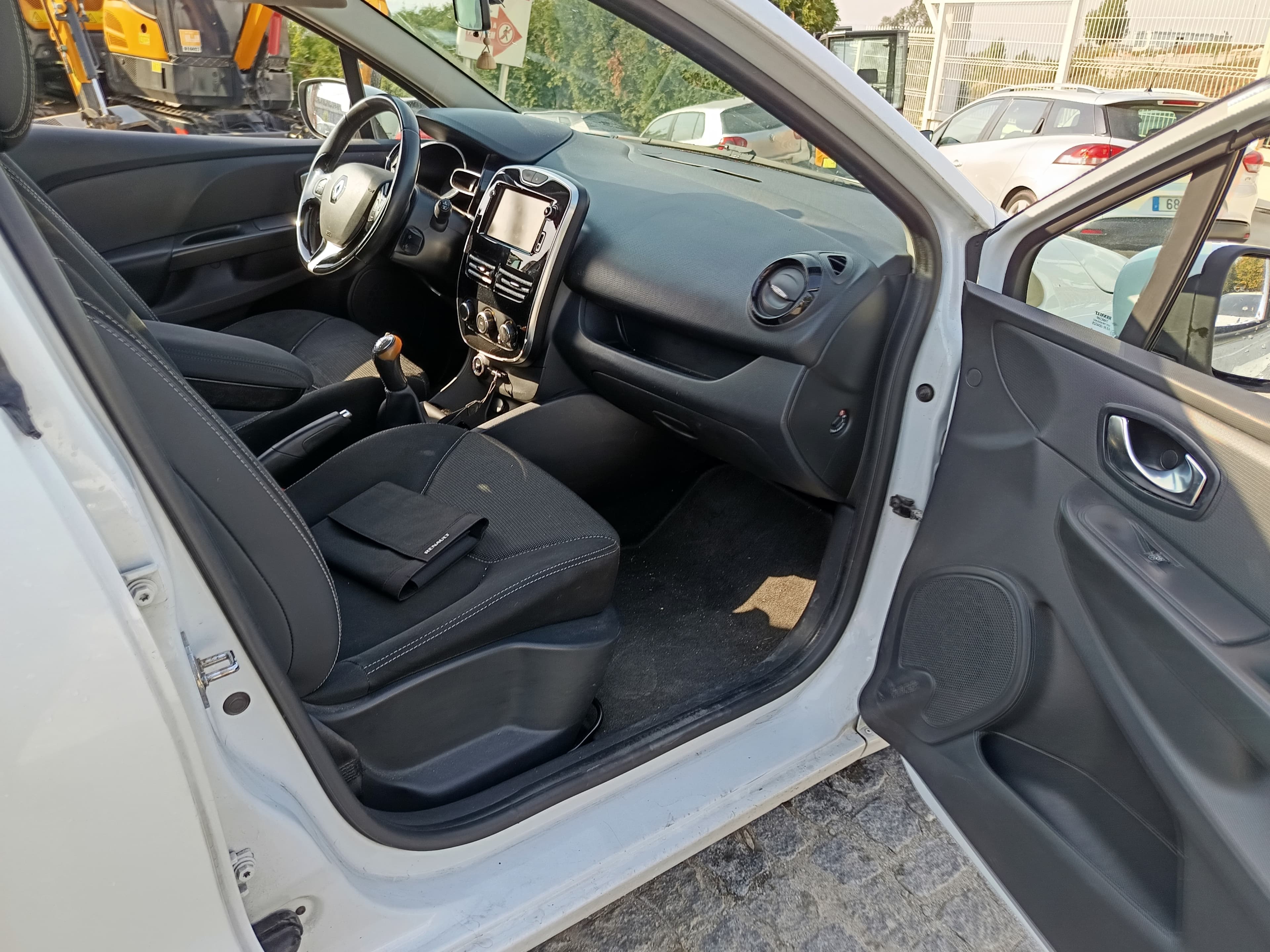 Renault Clio · Ano 2015 — imagem 24