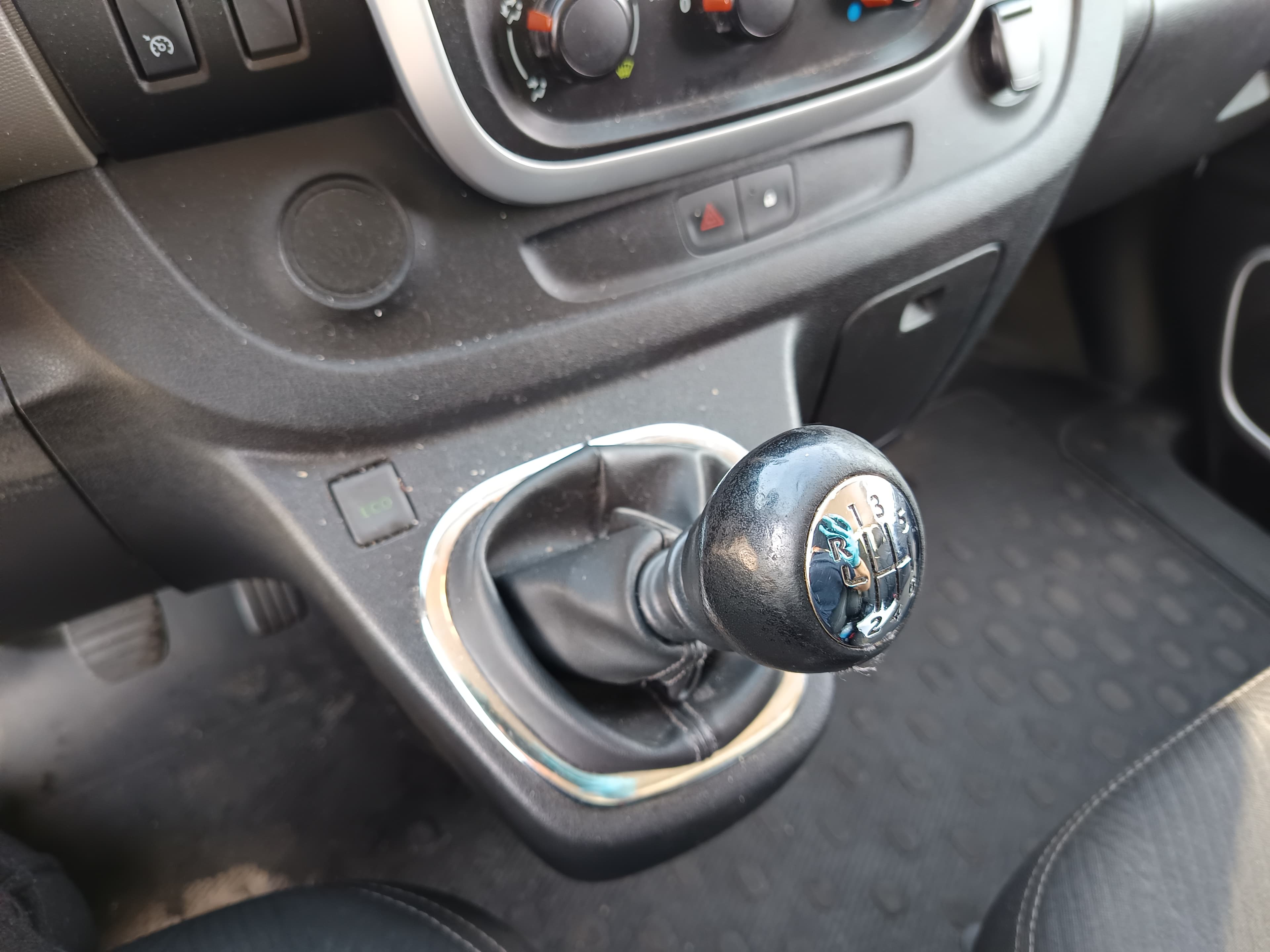 Renault Trafic · Ano 2017 — imagen 31