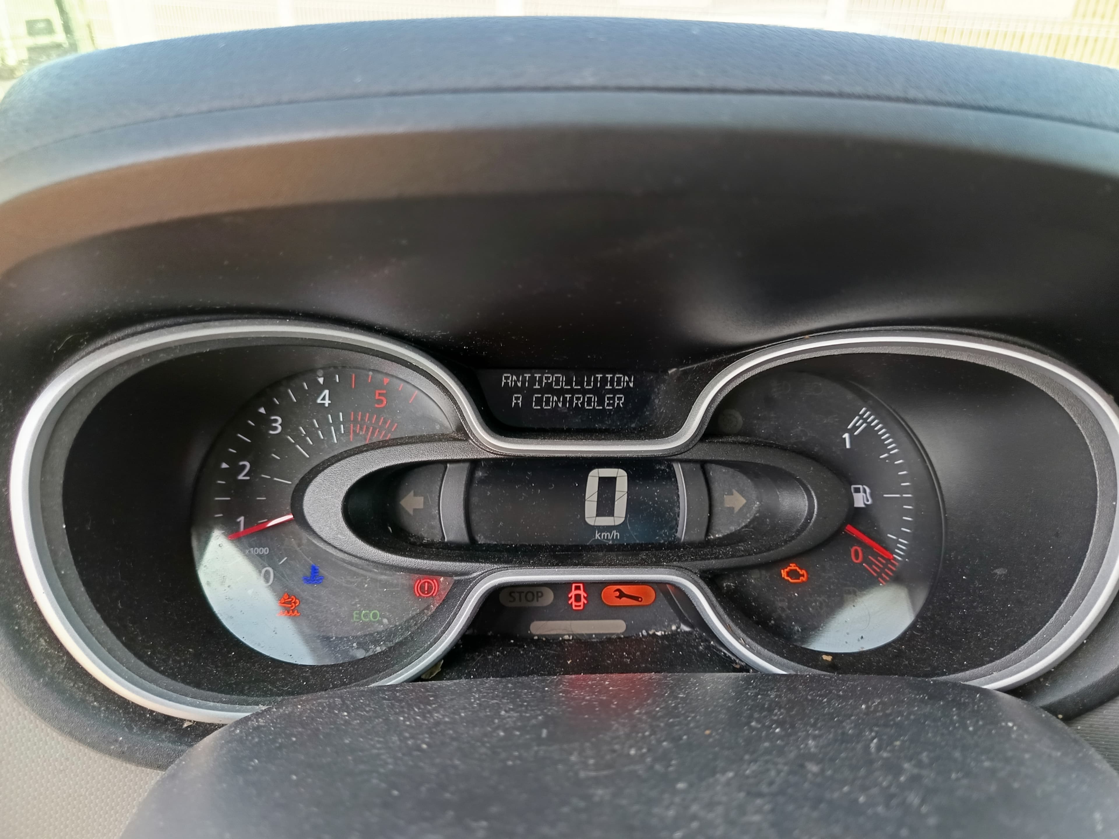 Renault Trafic · Ano 2017 — imagen 34