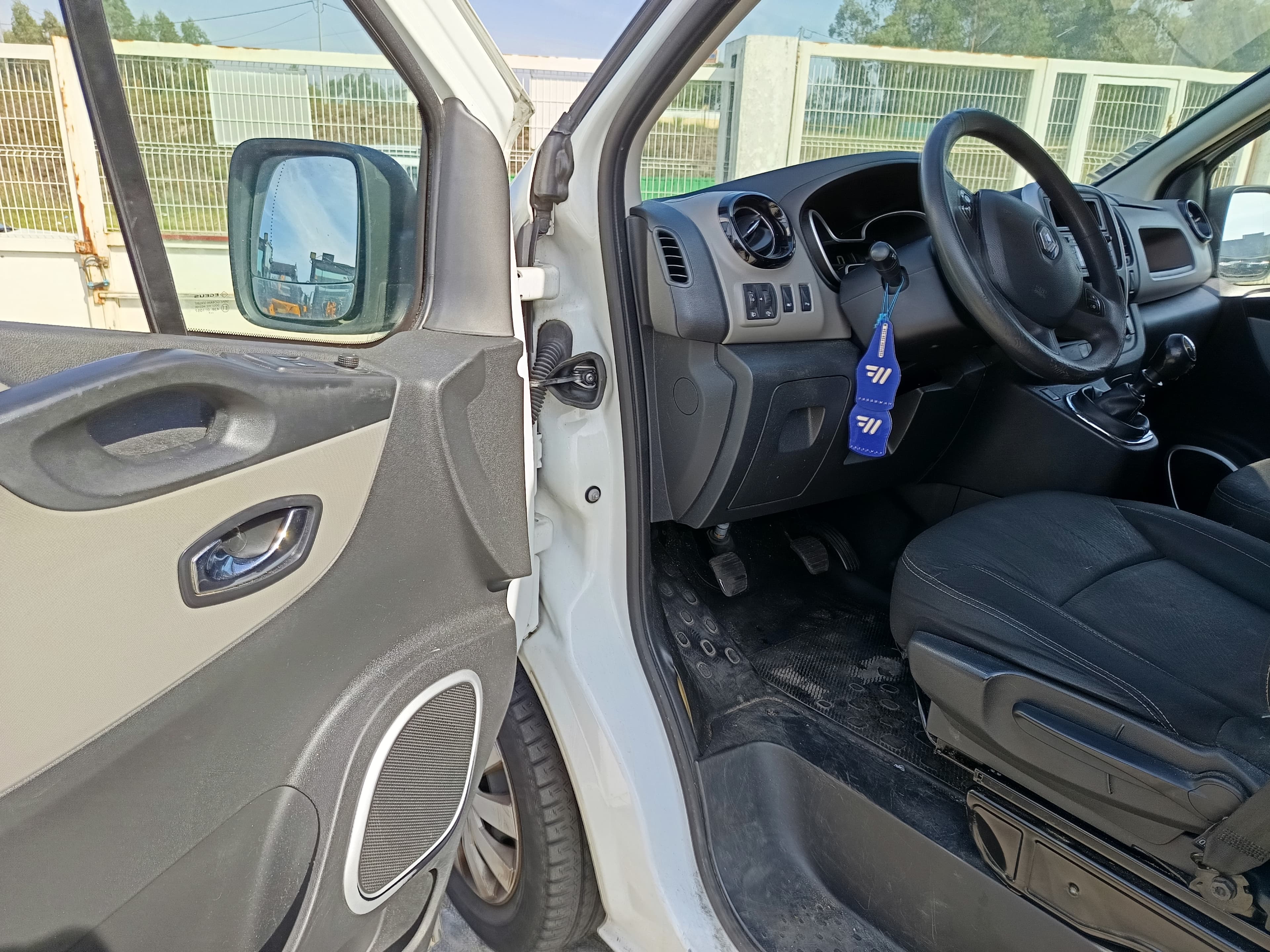 Renault Trafic · Ano 2017 — imagen 24