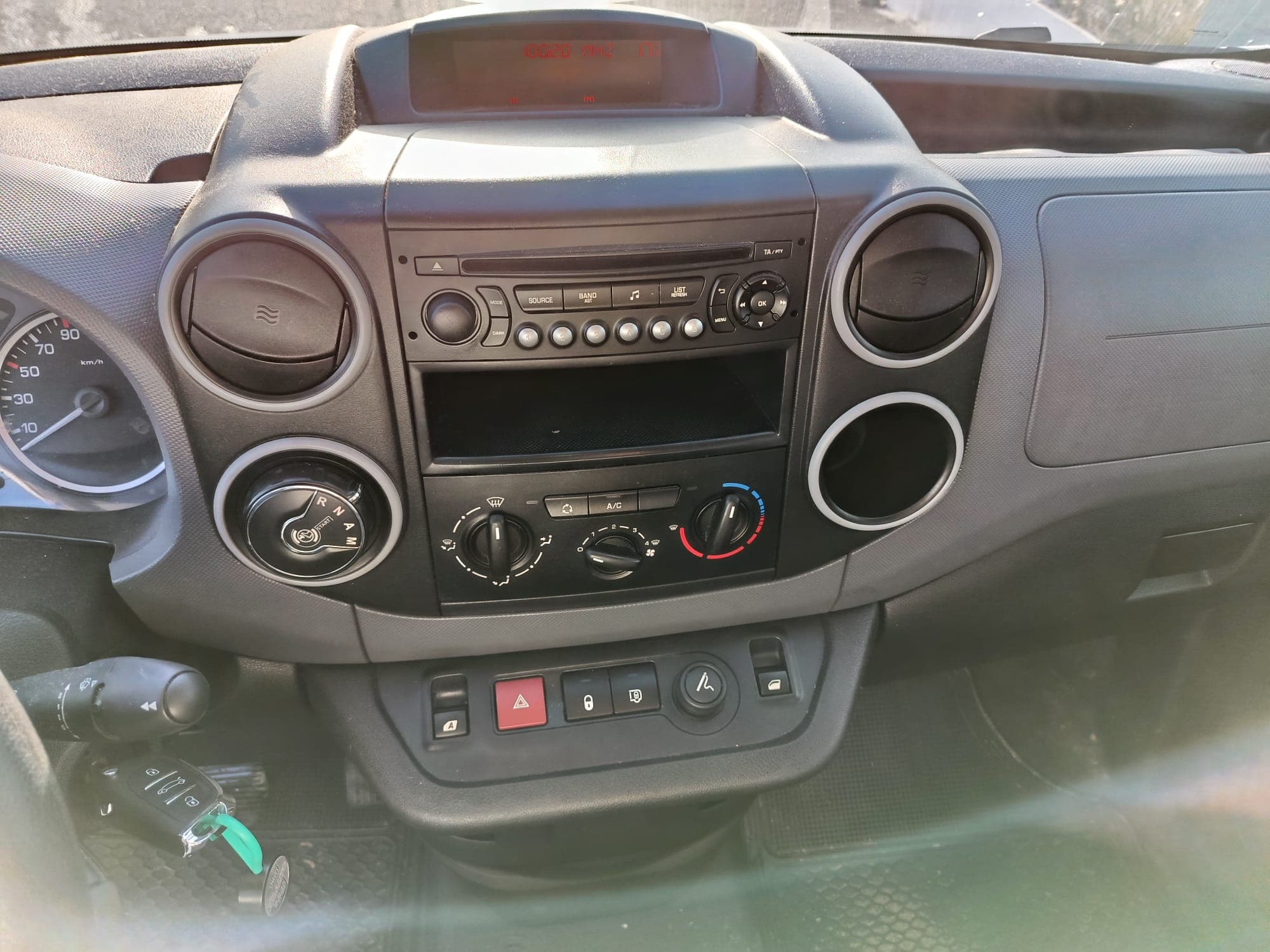 Citroën Berlingo · Ano 2012 — image 12