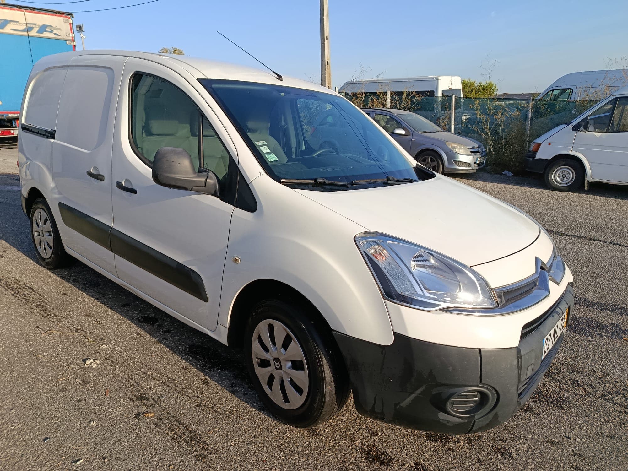 Citroën Berlingo · Ano 2012 — image 3