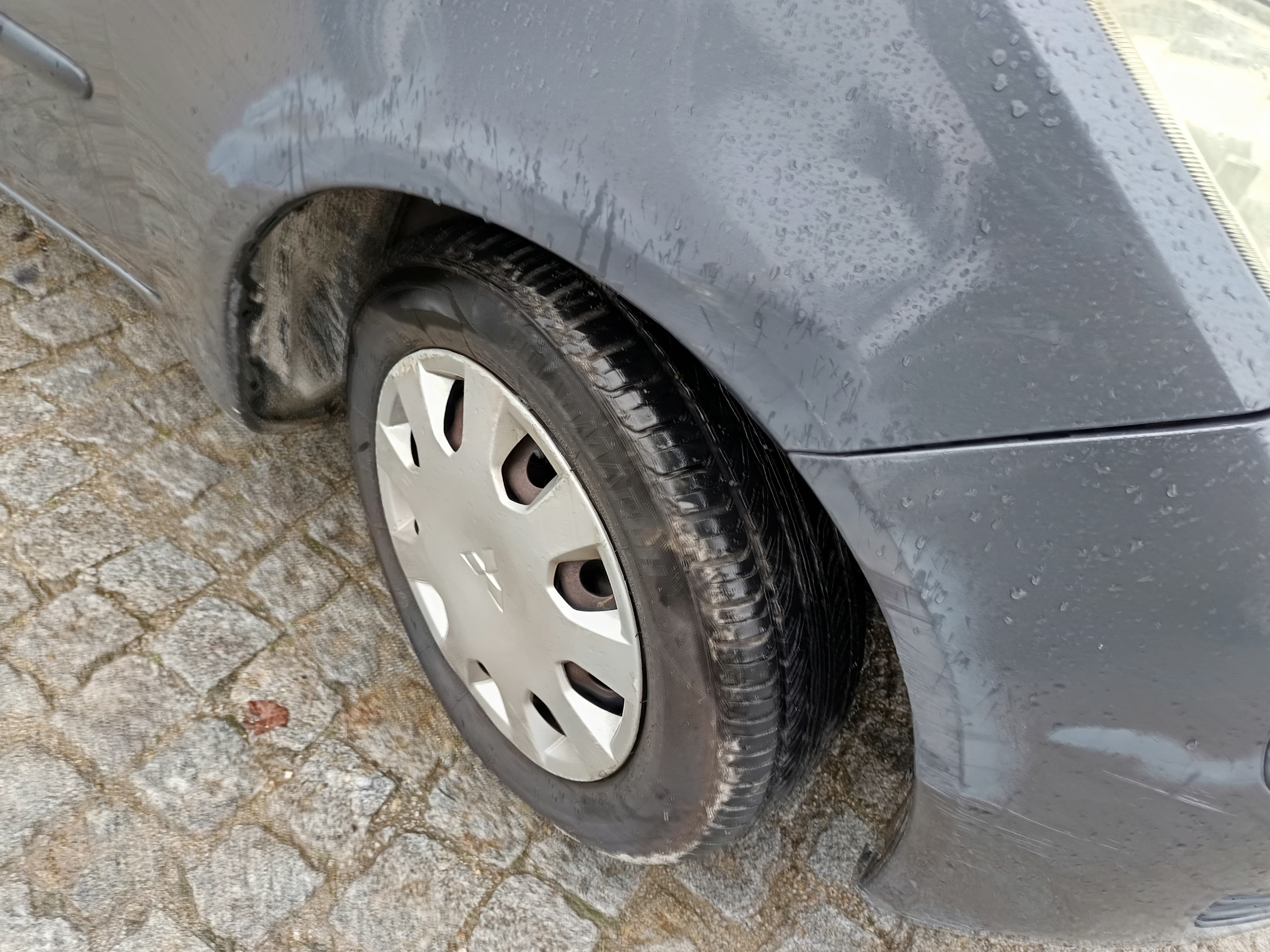 Mitsubishi Colt · Ano 2007 — imagen 11