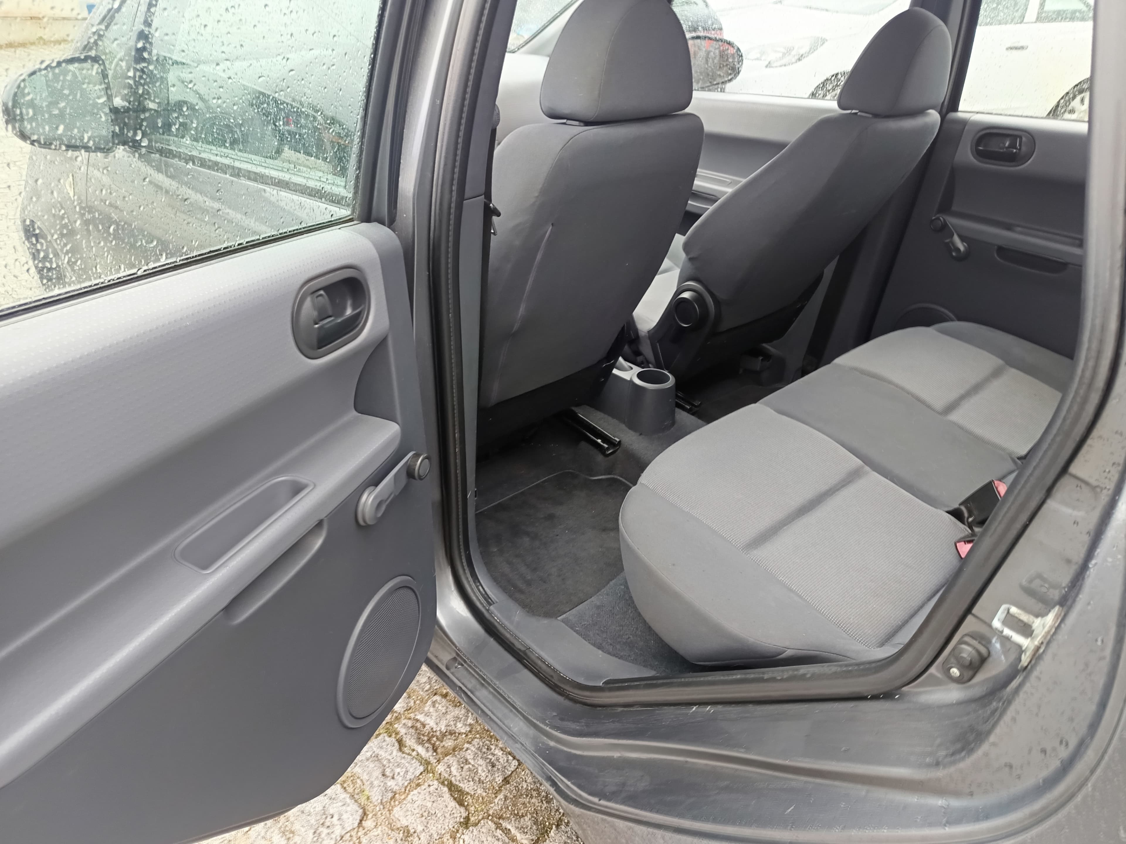 Mitsubishi Colt · Ano 2007 — imagen 30