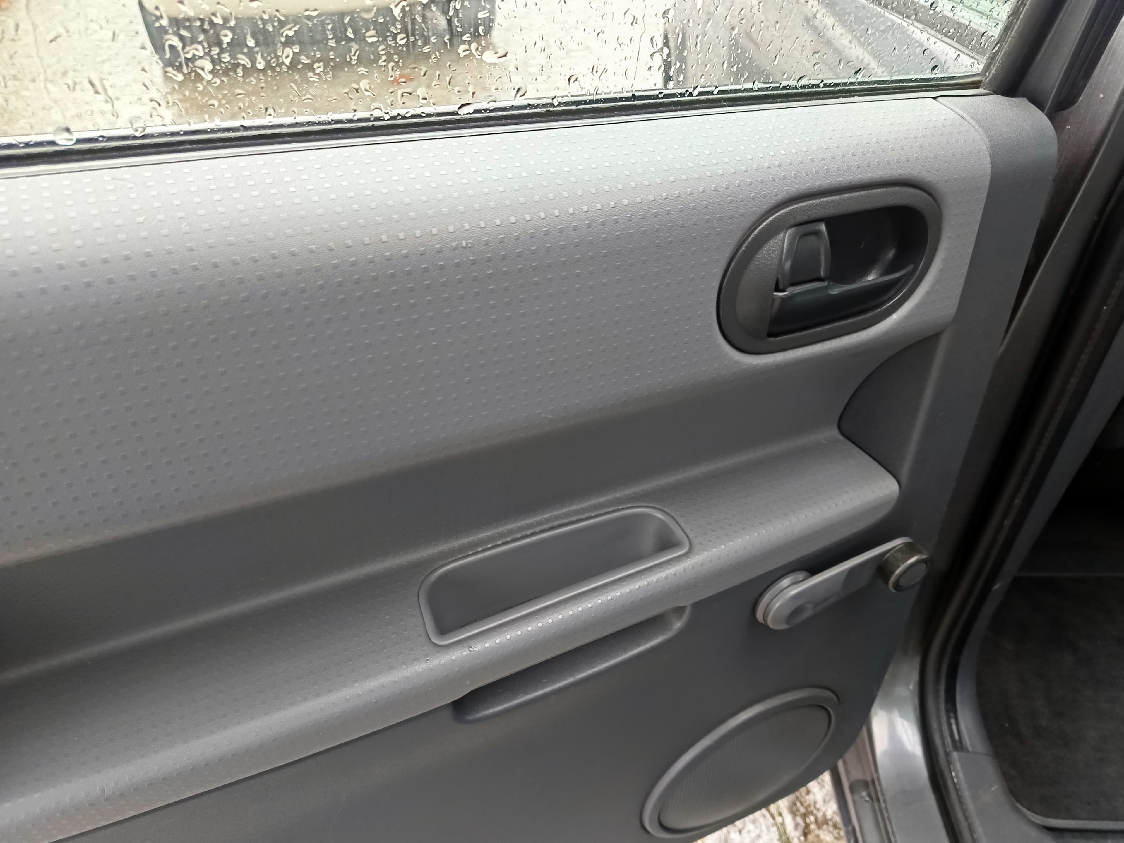 Mitsubishi Colt · Ano 2007 — imagen 31