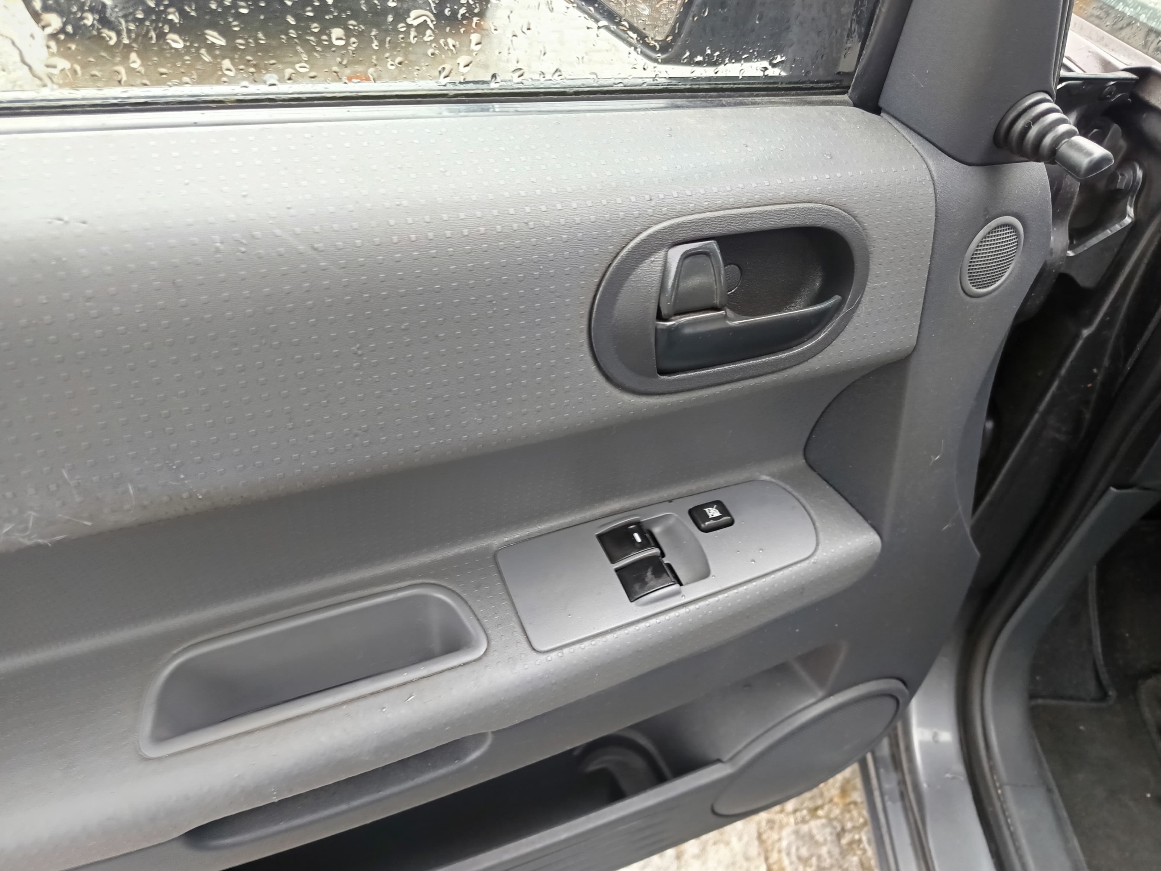 Mitsubishi Colt · Ano 2007 — imagen 21