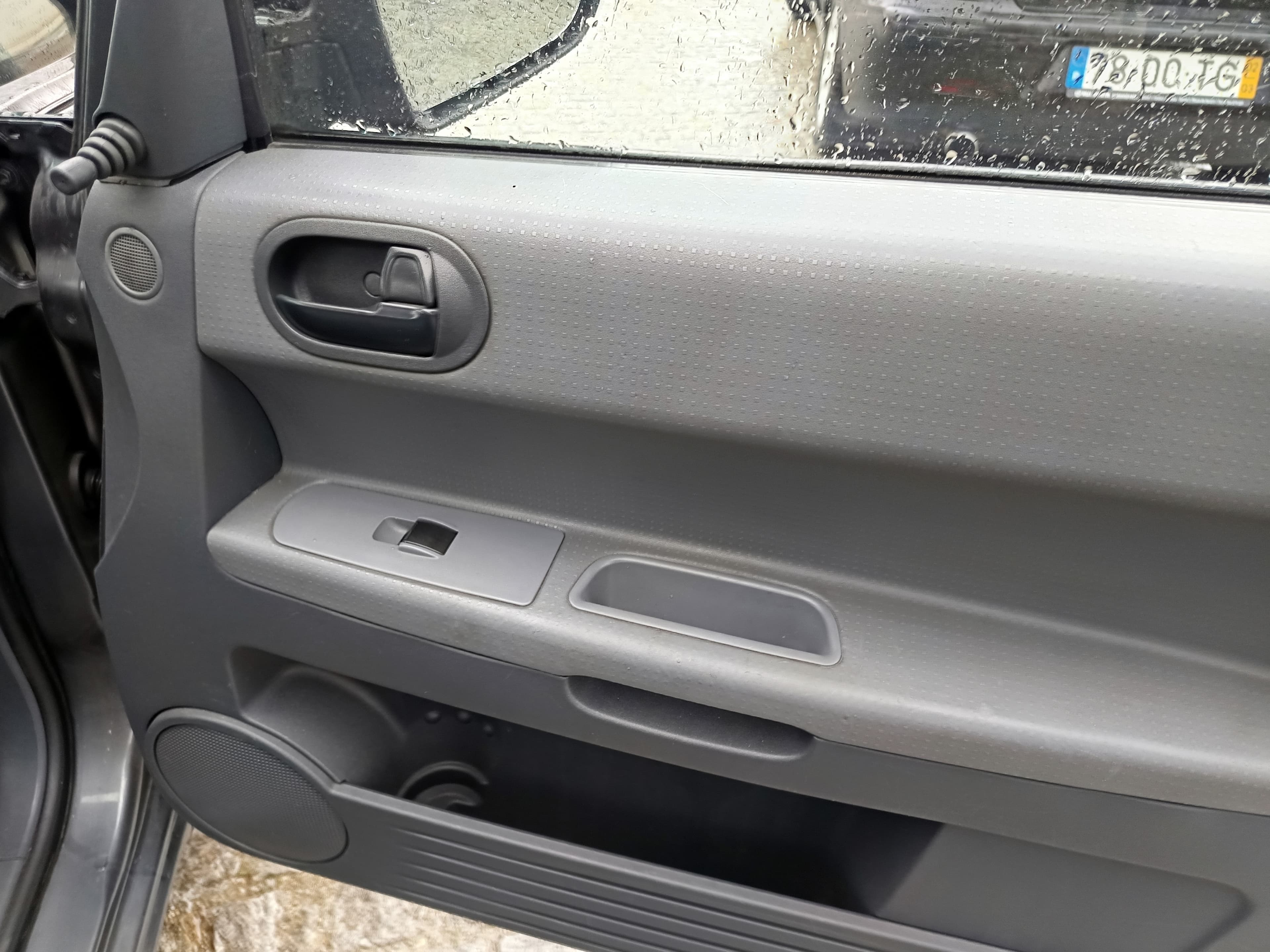 Mitsubishi Colt · Ano 2007 — imagen 24
