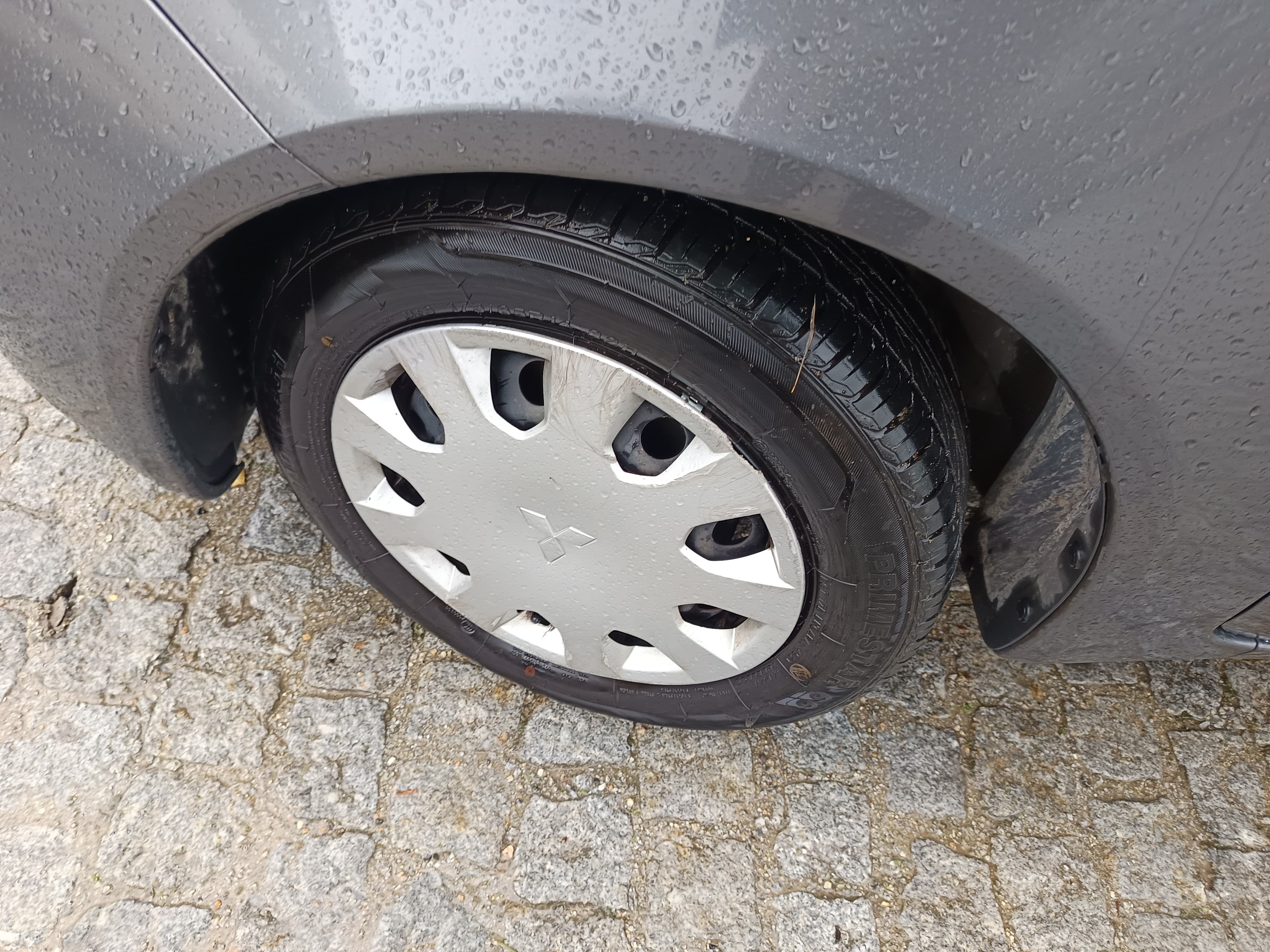 Mitsubishi Colt · Ano 2007 — imagen 10
