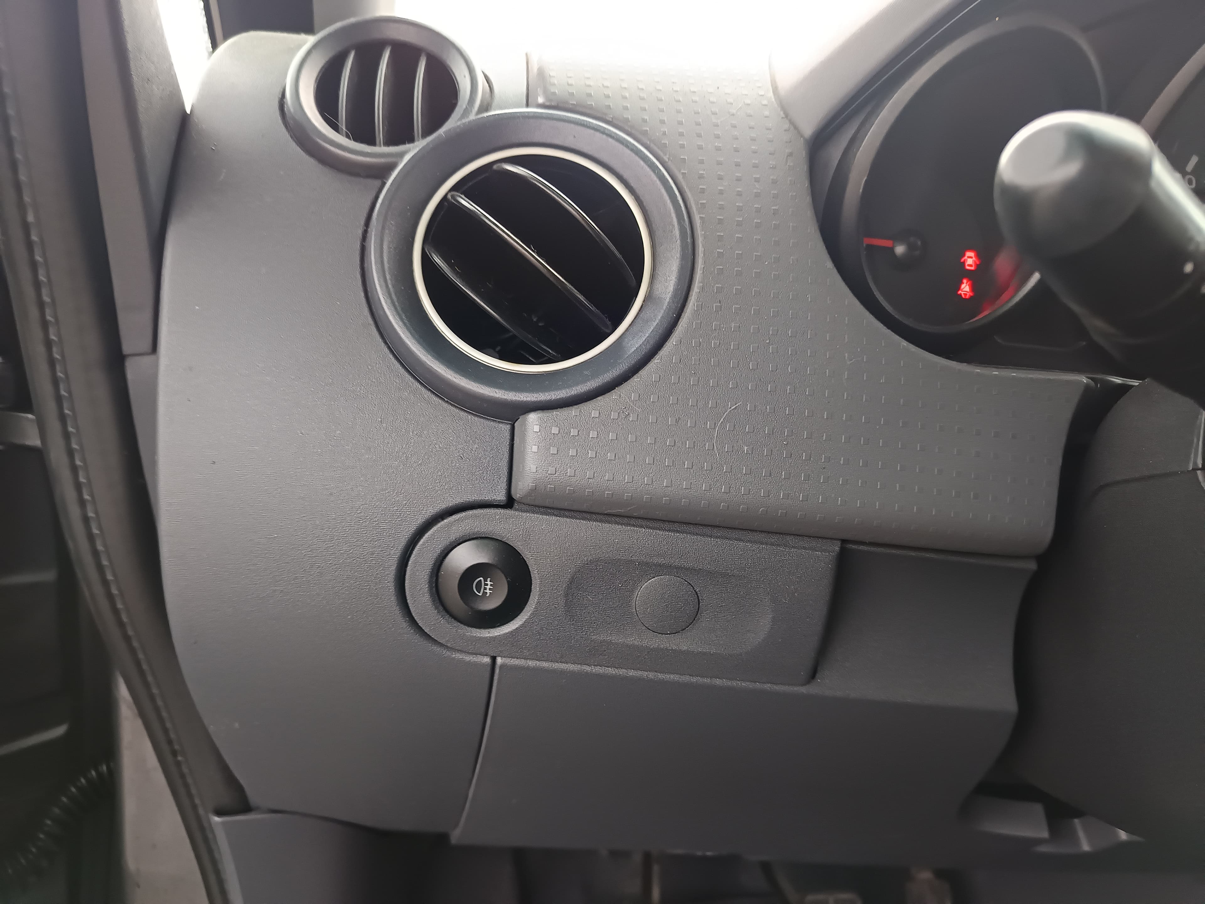 Mitsubishi Colt · Ano 2007 — imagen 38