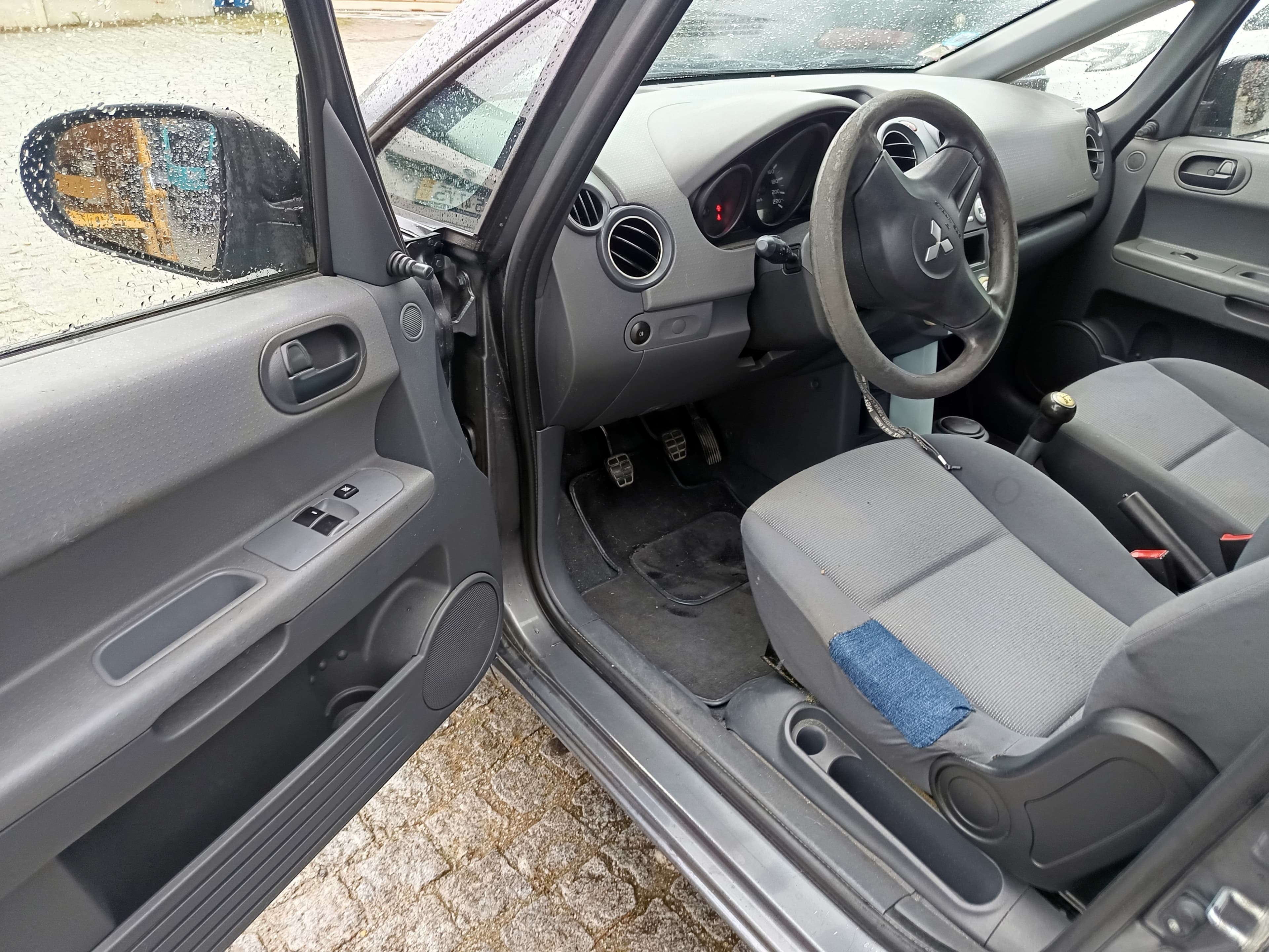 Mitsubishi Colt · Ano 2007 — imagen 20