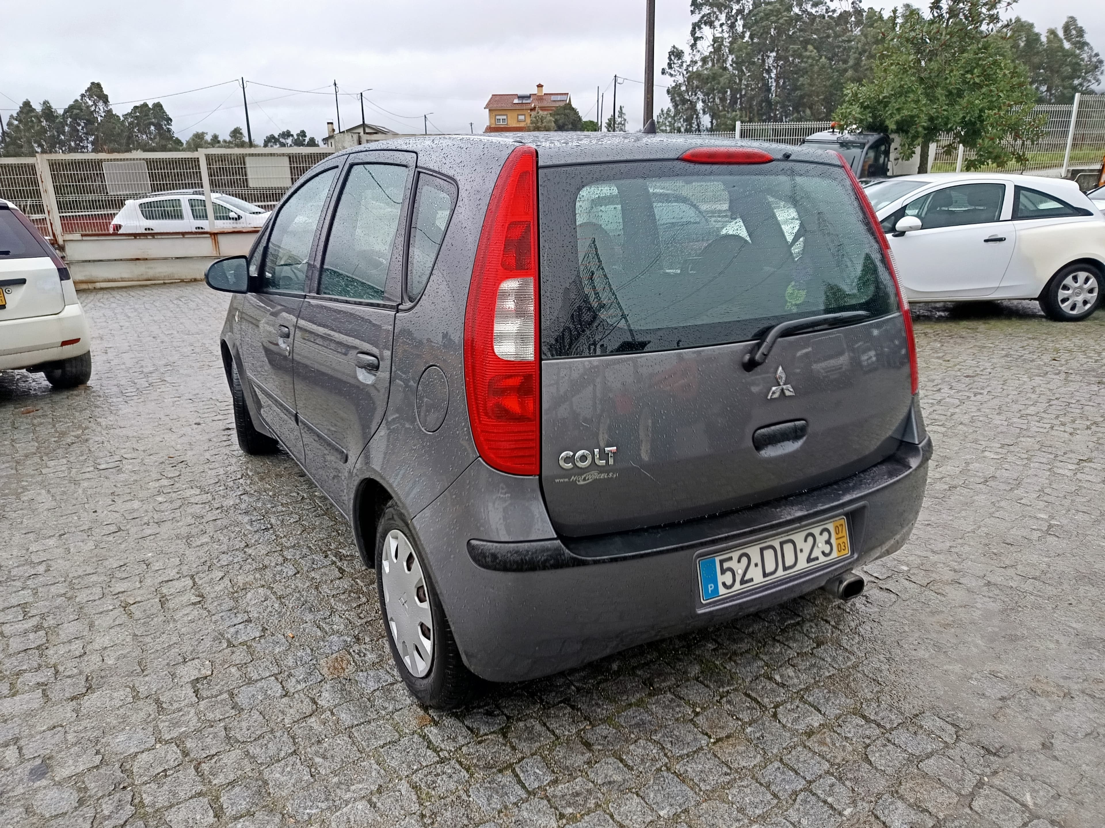 Mitsubishi Colt · Ano 2007 — imagen 4
