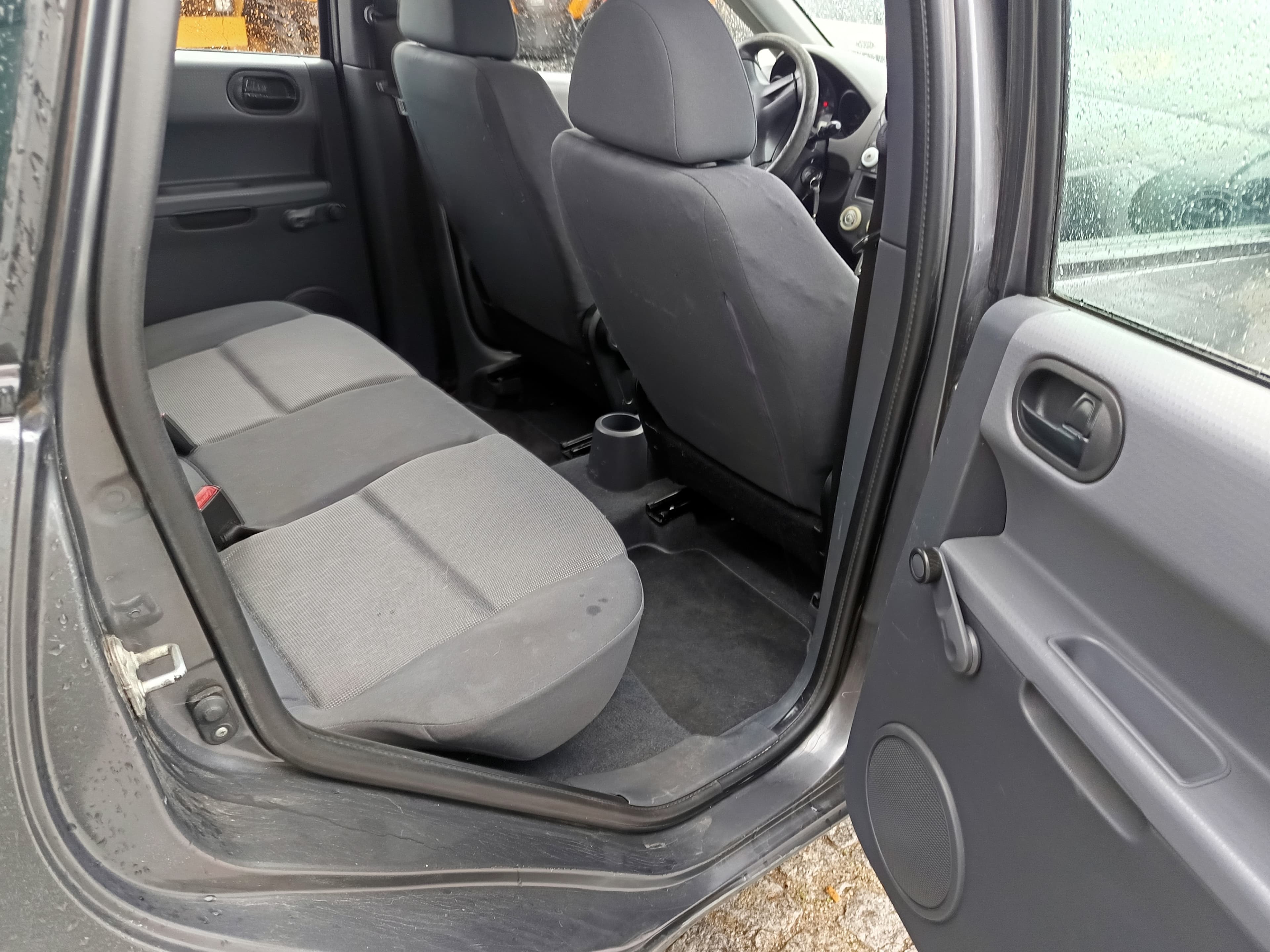 Mitsubishi Colt · Ano 2007 — imagen 26