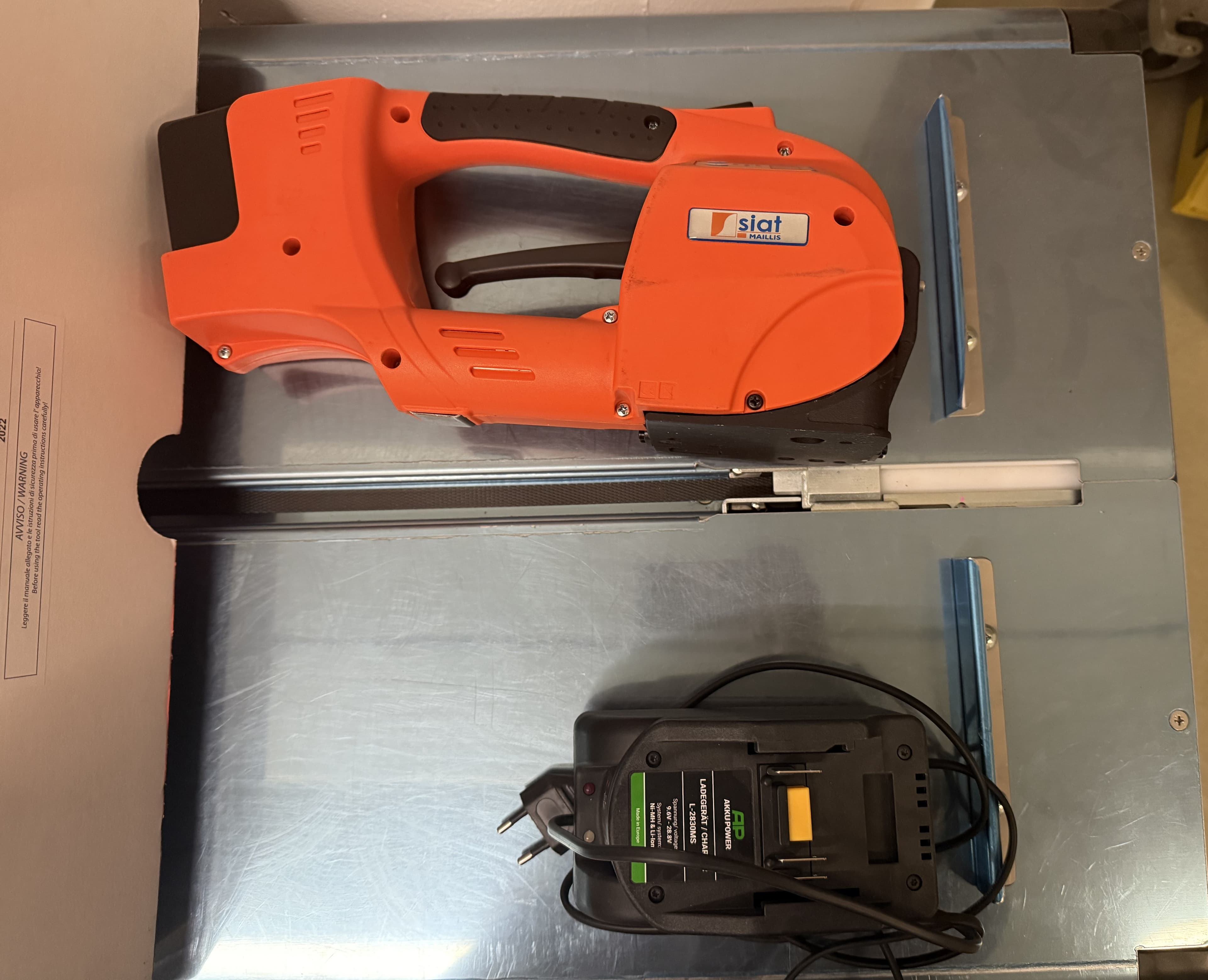 SIAT GT ONE Battery Strapping Tool (with battery & charger) — image 2