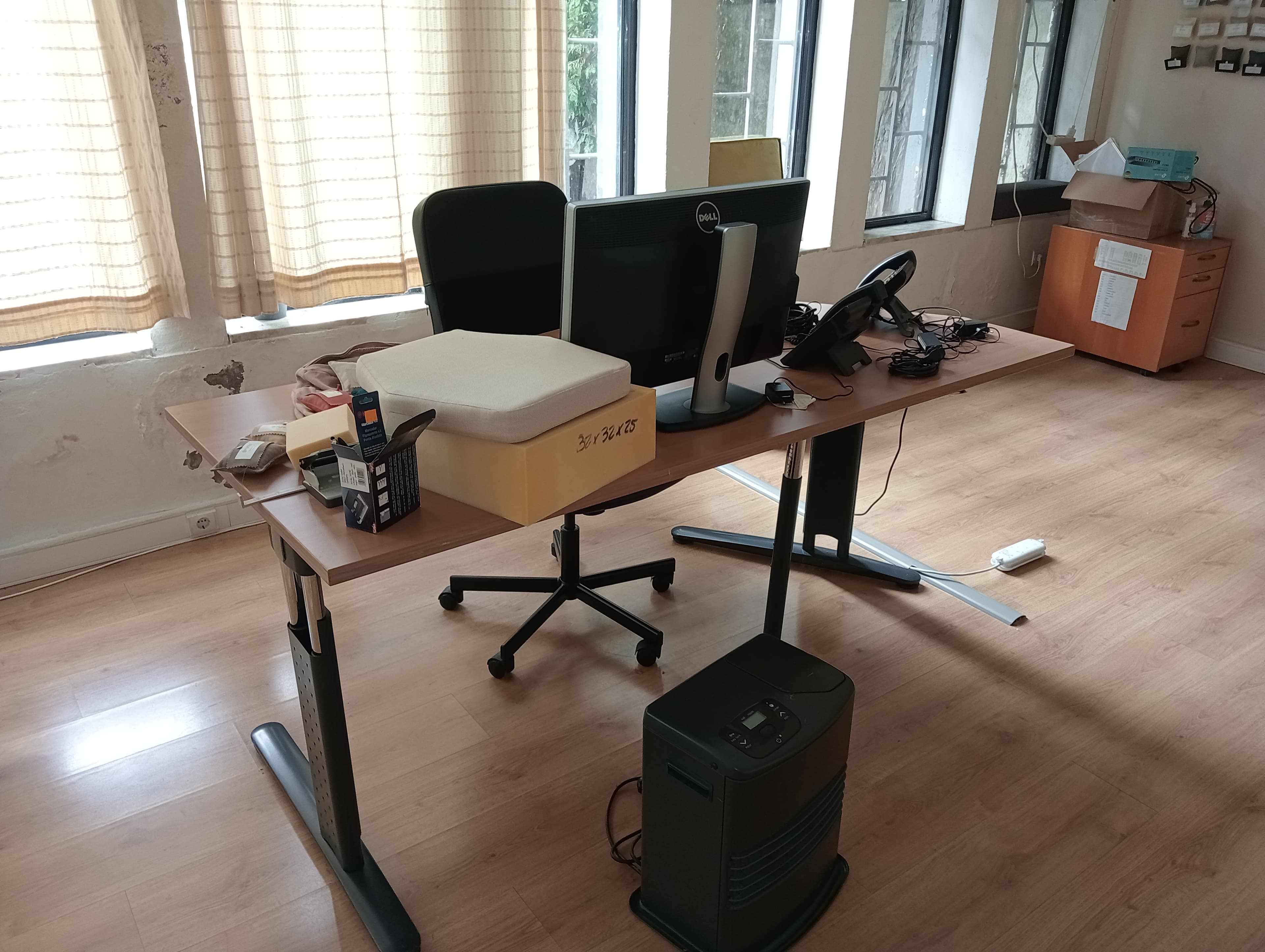 Equipamentos para a Indústria Têxtil · Escritório — imagem 2
