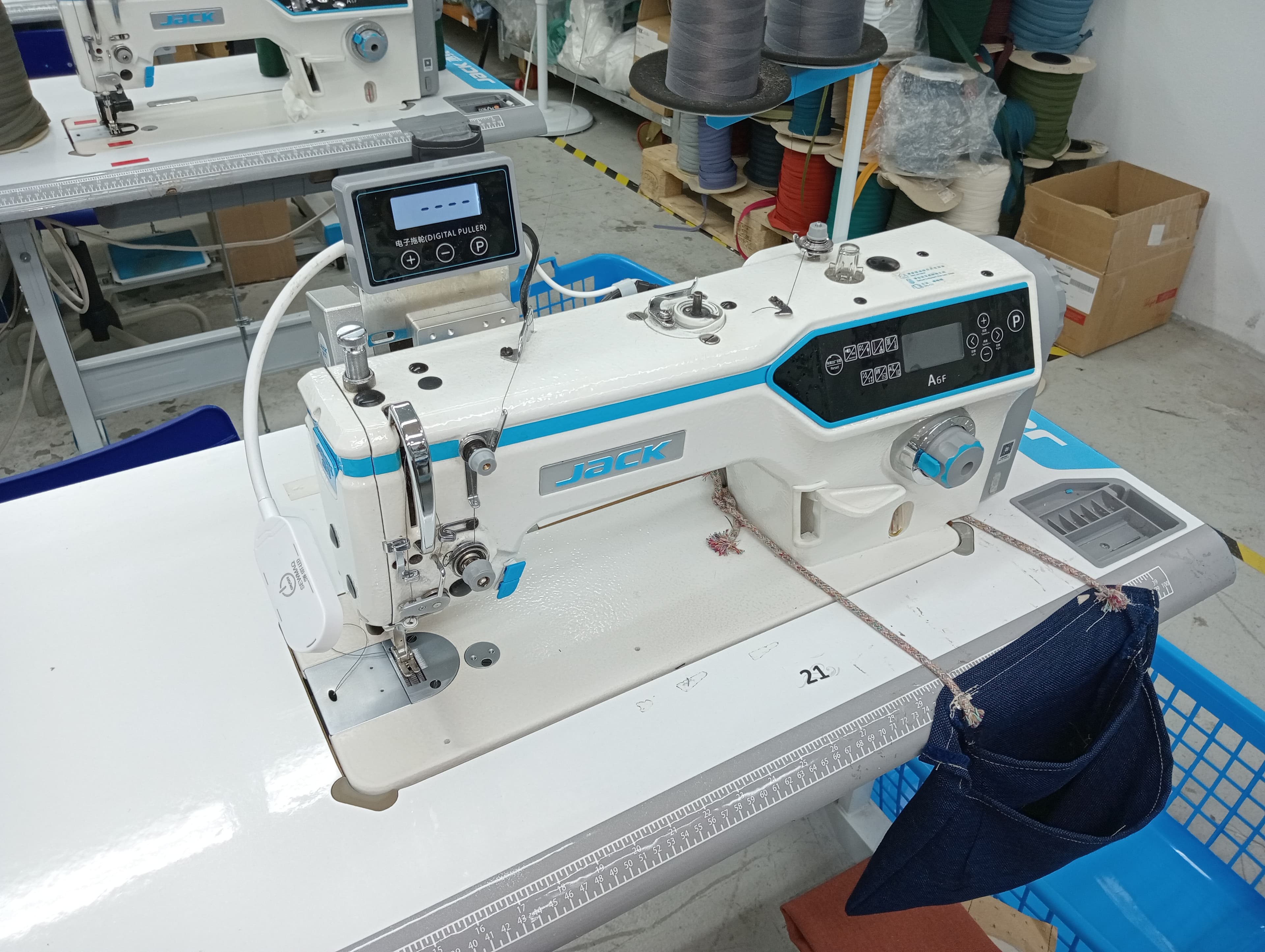 Equipamentos para a Indústria Têxtil · Escritório — imagem 63