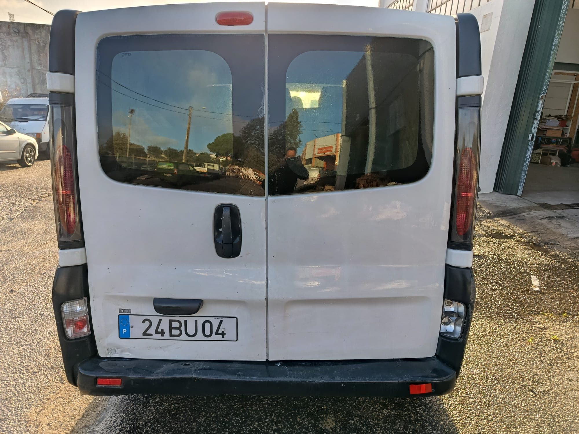 Renault Trafic · 6 Lugares · Ano 2006 — imagen 7