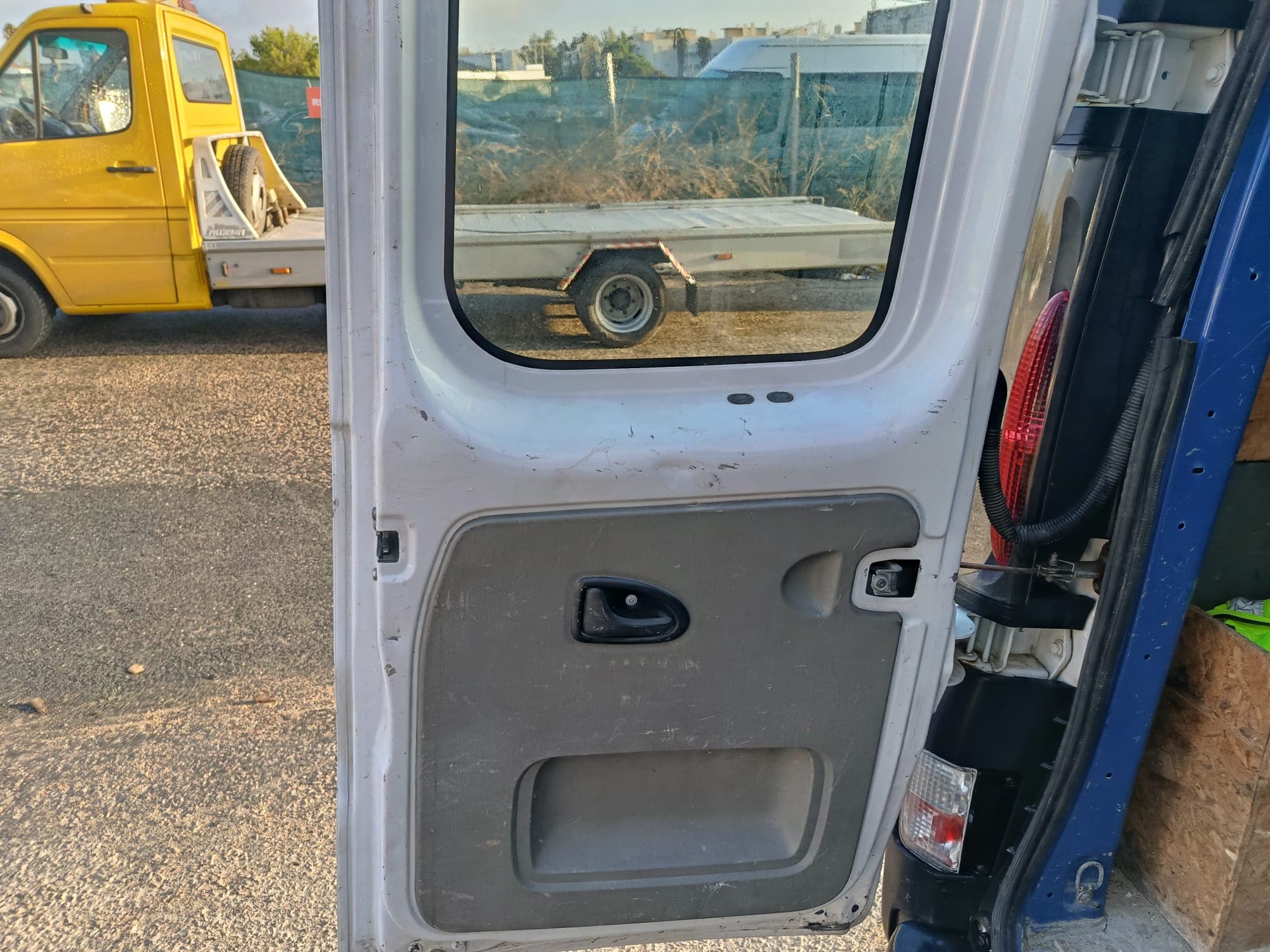 Renault Trafic · 6 Lugares · Ano 2006 — imagen 12