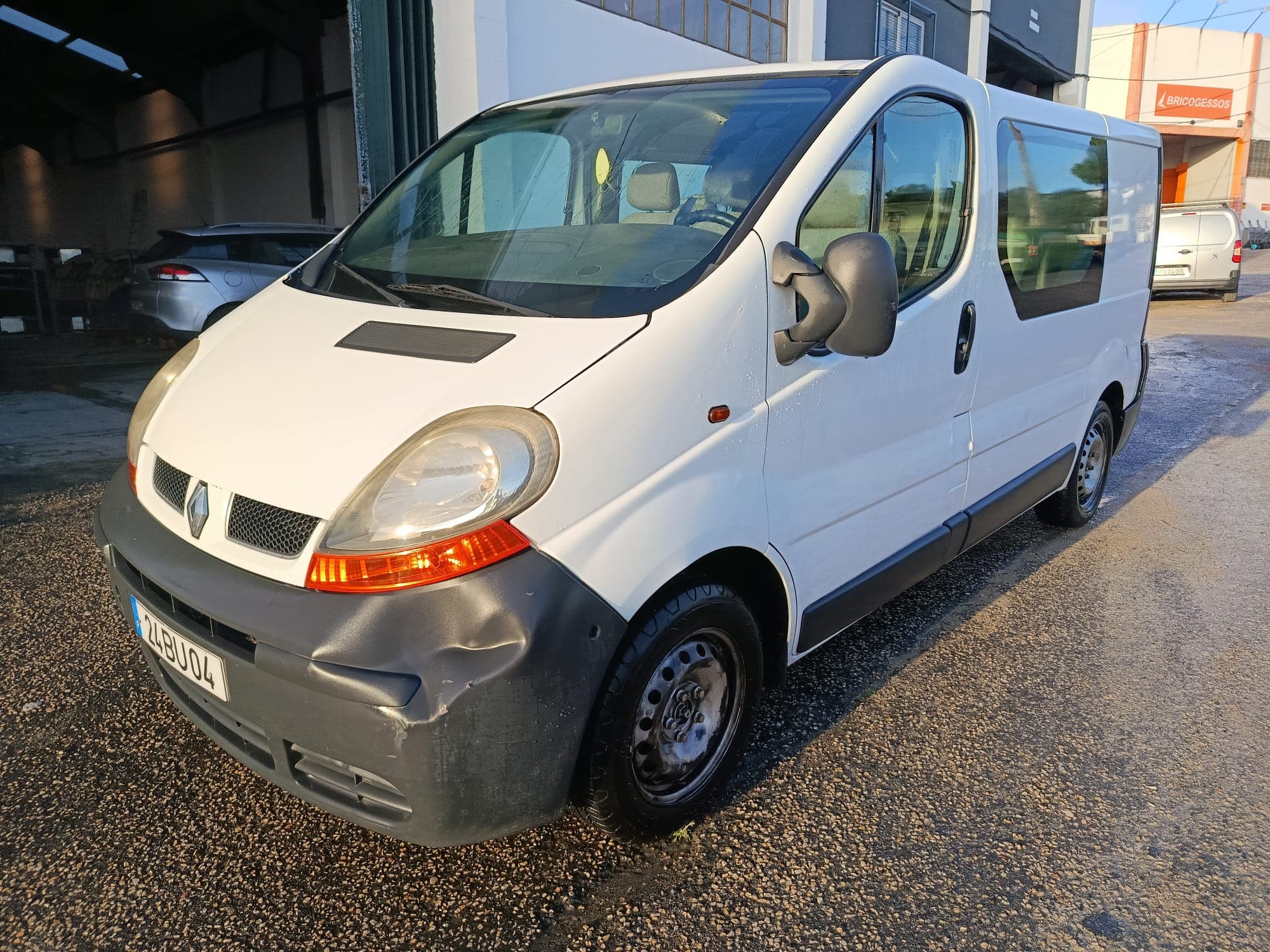 Renault Trafic · 6 Lugares · Ano 2006 — imagen 2