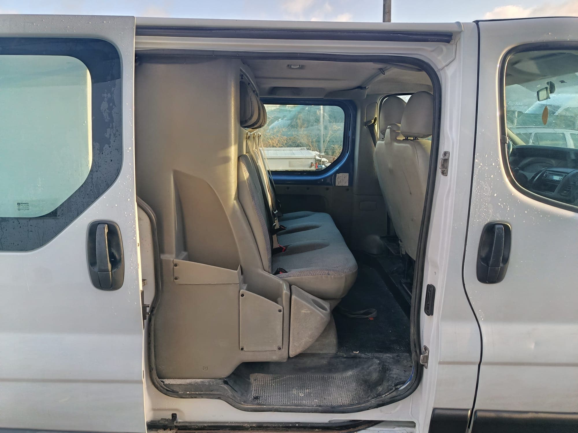 Renault Trafic · 6 Lugares · Ano 2006 — imagen 16