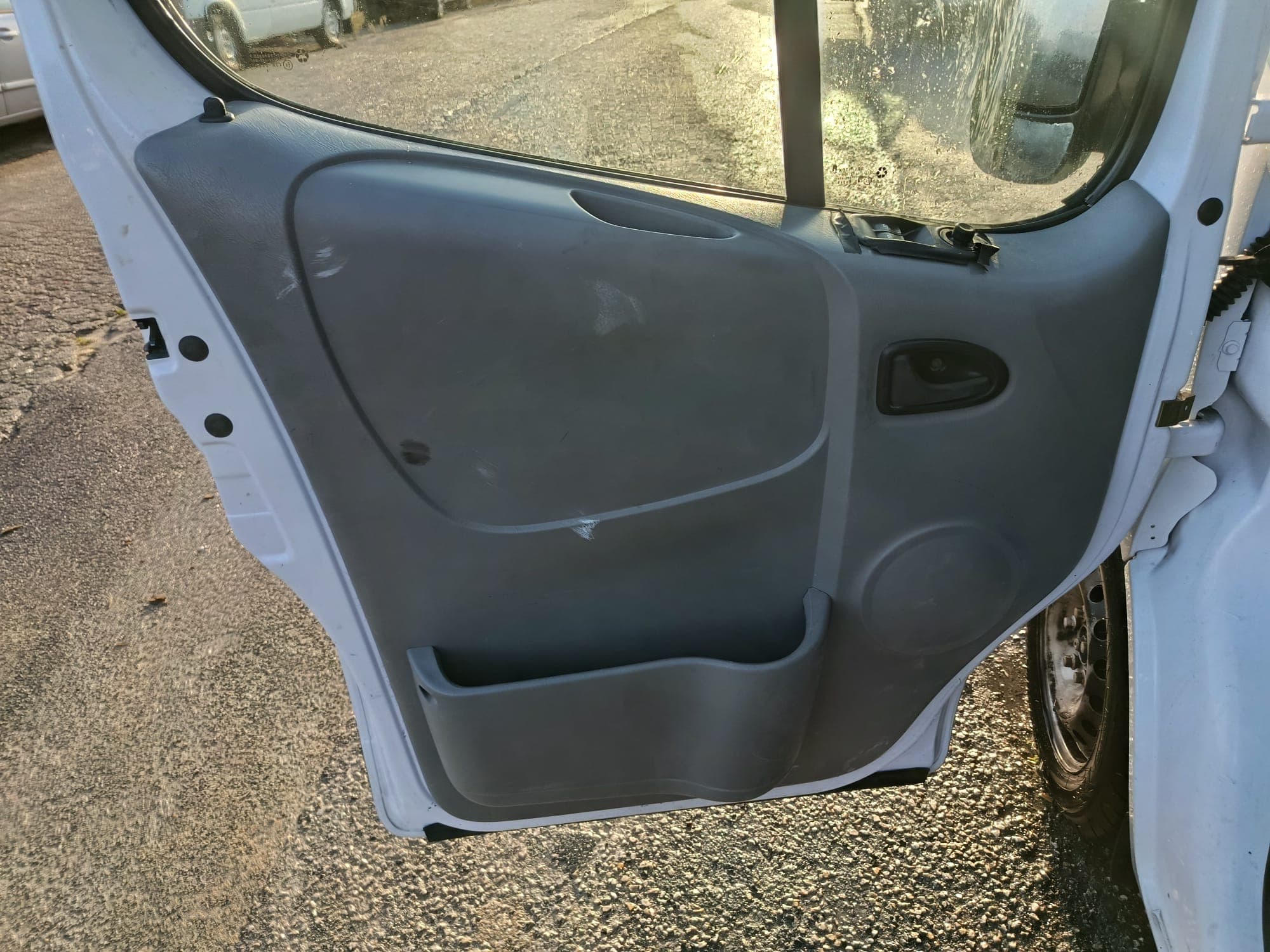 Renault Trafic · 6 Lugares · Ano 2006 — imagen 15
