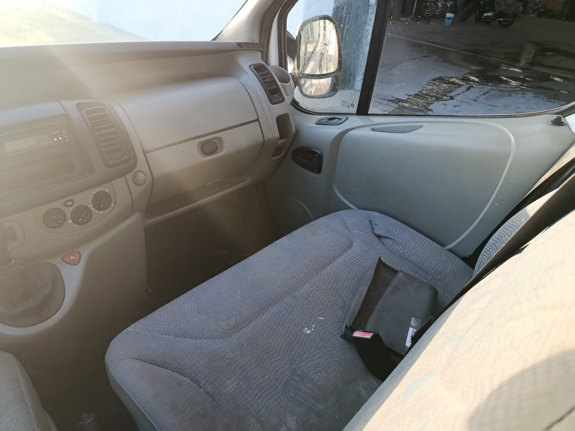 Renault Trafic · 6 Lugares · Ano 2006 — imagen 24